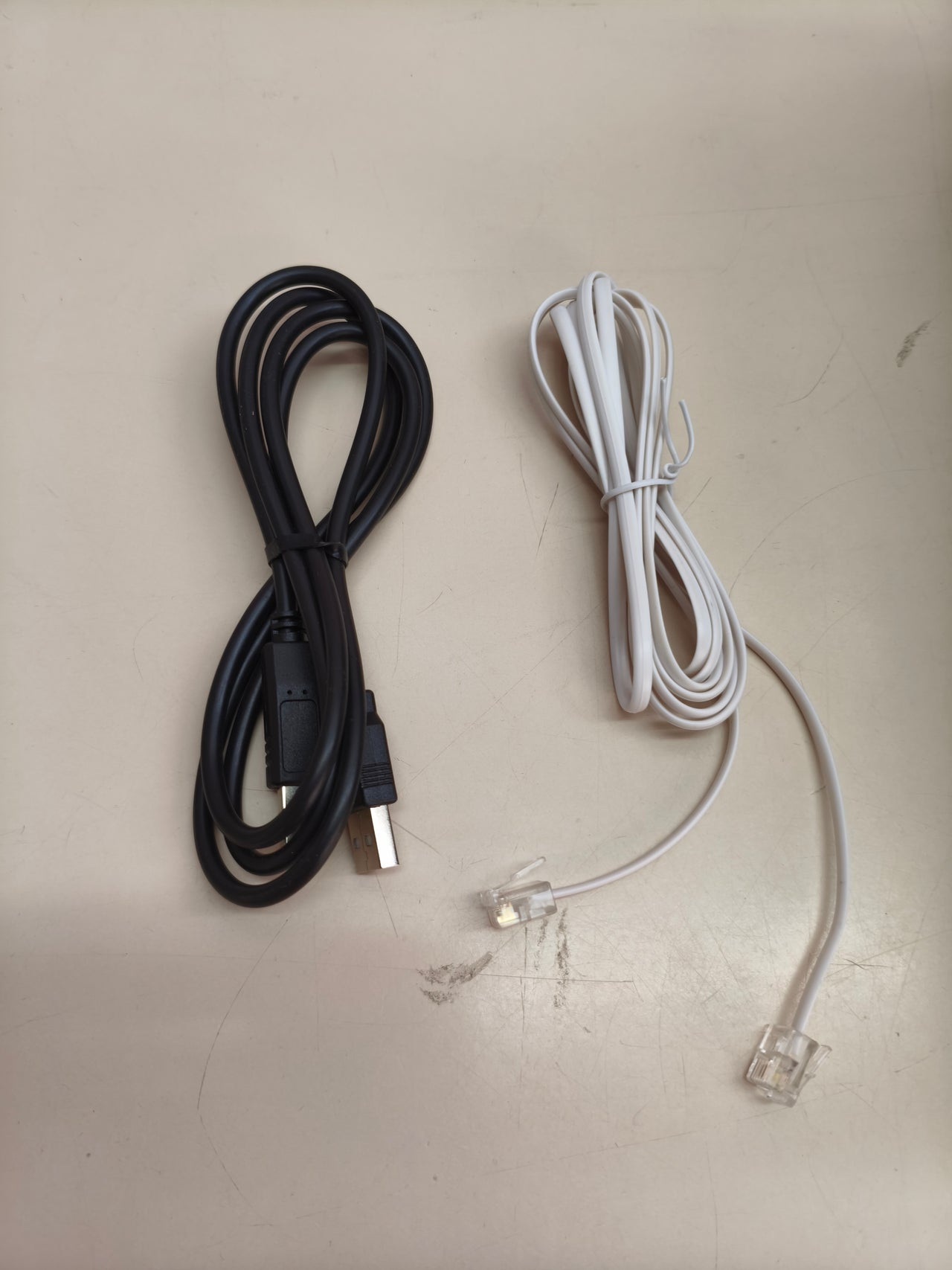 Sistema de Alimentación Ininterrumpida 650 VA (360 W)