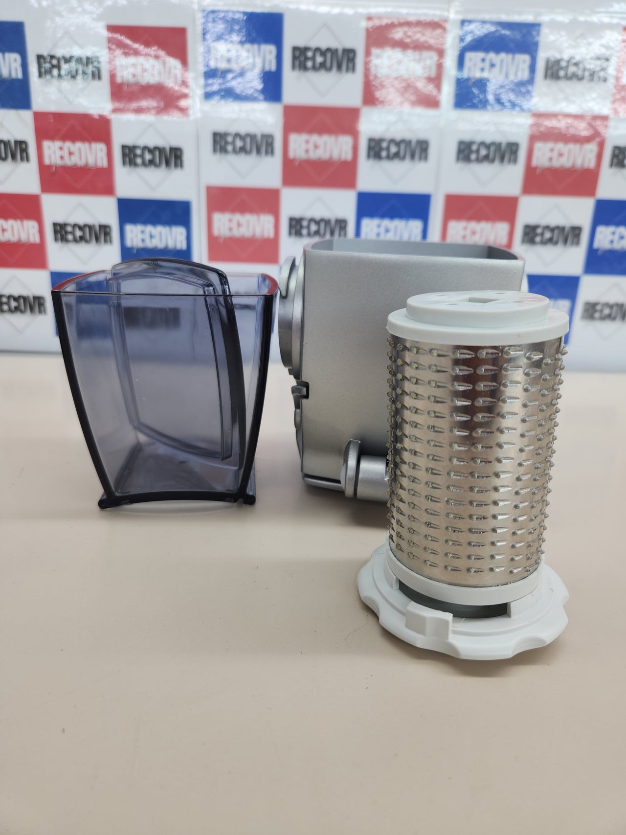 Rallador Eléctrico 150 W, Rodillo De Acero Inoxidable, Tolva De Aluminio, Recipiente Extraíble Con Tapa Frescura, Sistema De Seguridad,  Imetec Grattugissima