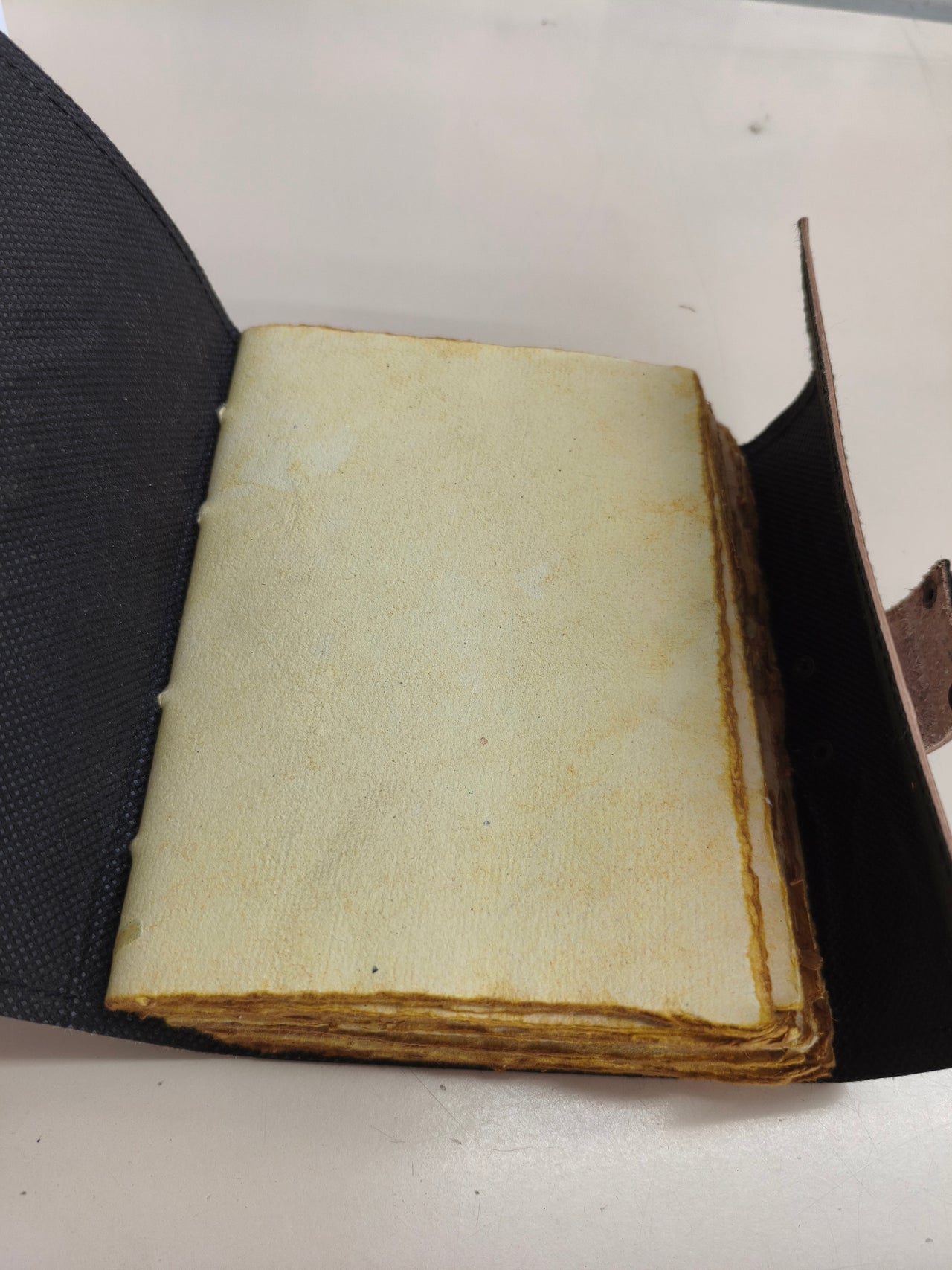 Cuaderno de hechizos vintage de cuero ALCRAFT
