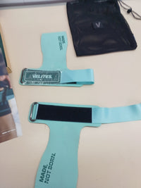 Calleras todo terreno con muñequera – Velites All Terrain