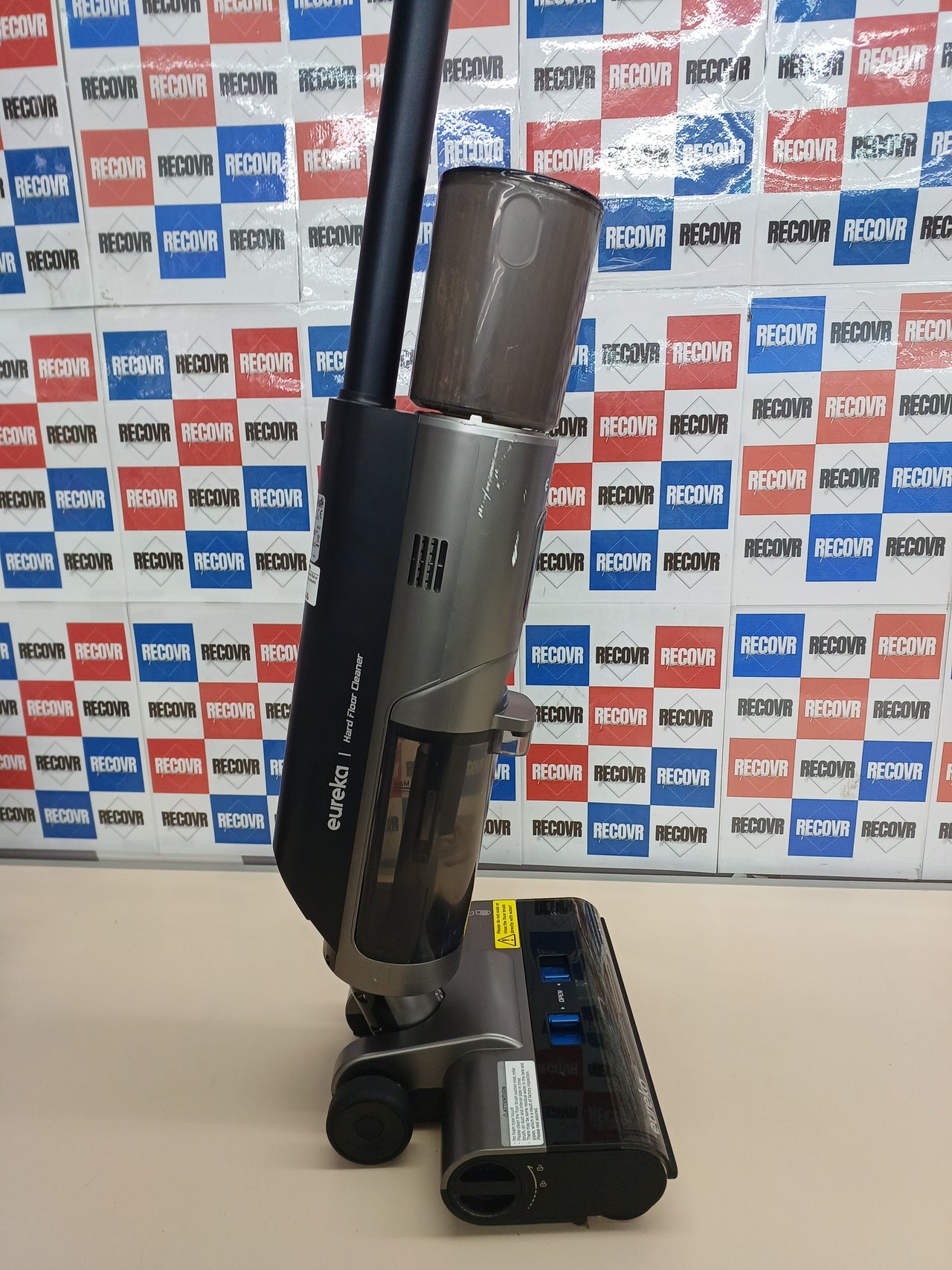 Aspirador en Seco/Húmedo Eureka RapidWash NEW430