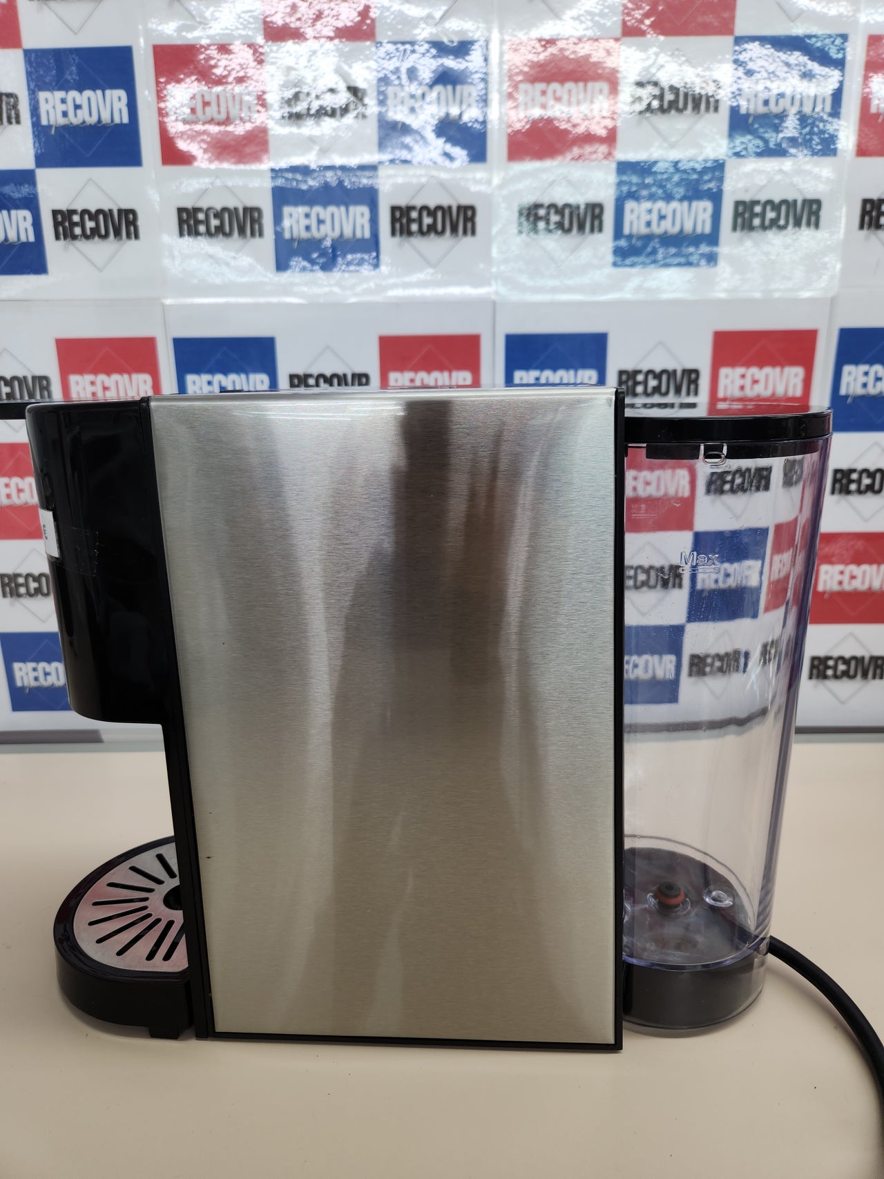 Cafetera 19 bares  multicápsulas,1450W, 800ml adaptadores para cápsulas Nespresso, Dolce Gusto, Lavazza a Modo Mio, monodosis ESE y café molido, 19 bares, depósito de agua extraíble Princess 249451