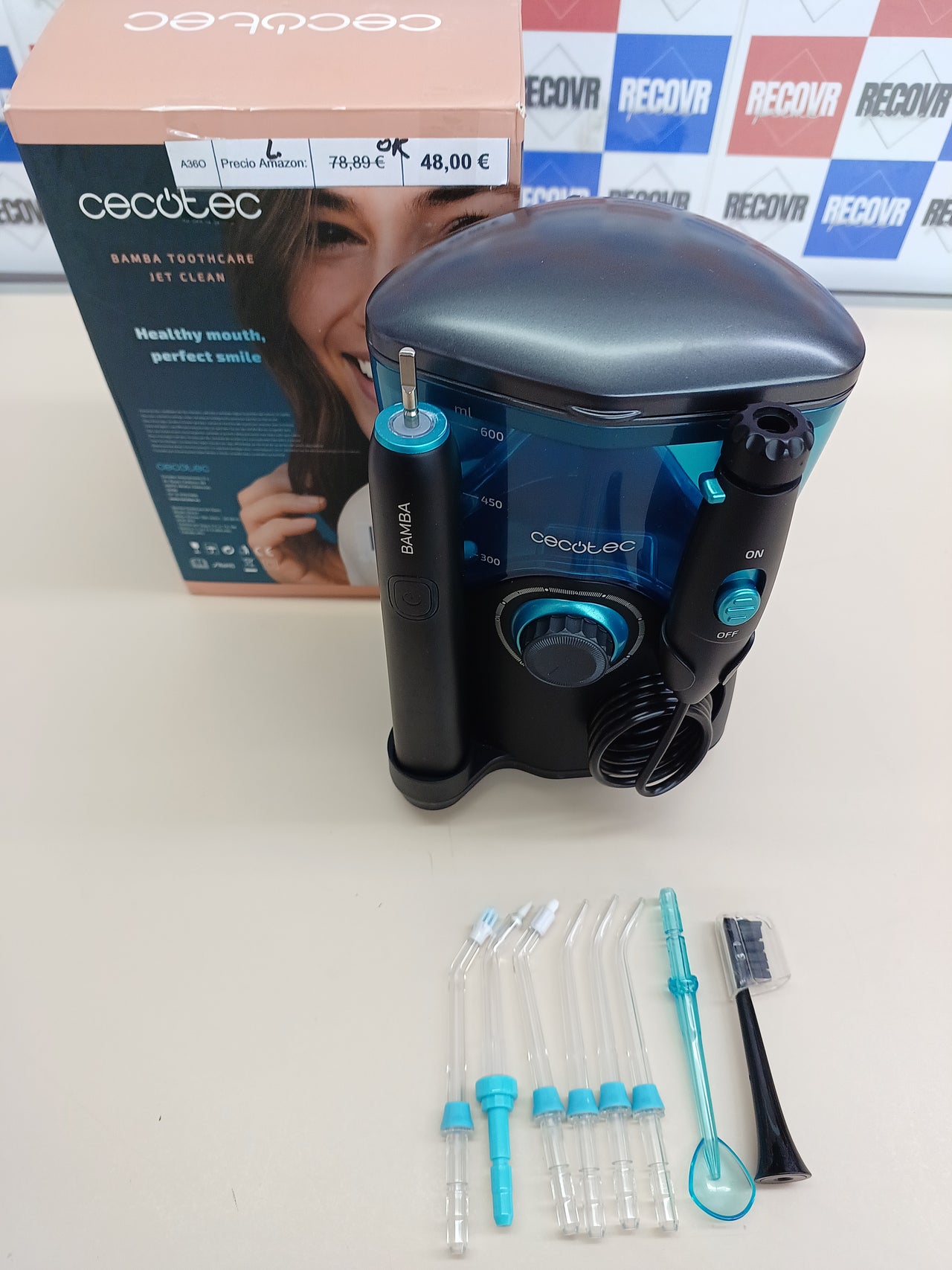 Cecotec Centro de Estación Bucal o Dental Bamba ToothCare Jet Clean. 18 W, Irrigador 600 ml de Capacidad, 10 Niveles de Presión, 7 Cabezales y Cepillo de Dientes Eléctrico con 5 Modos