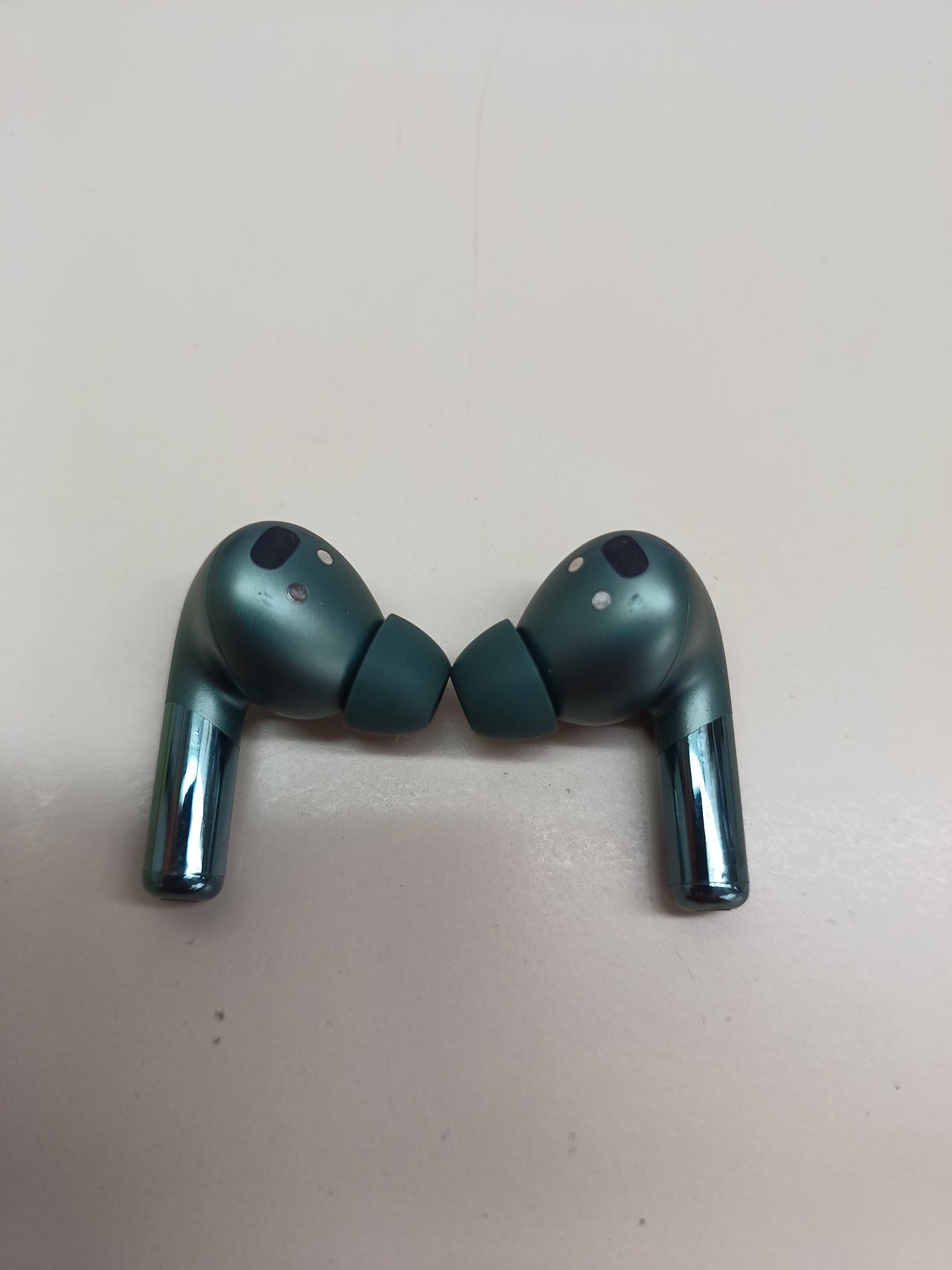 Auriculares ANC, 39h, audio espacial y carga rápida OnePlus