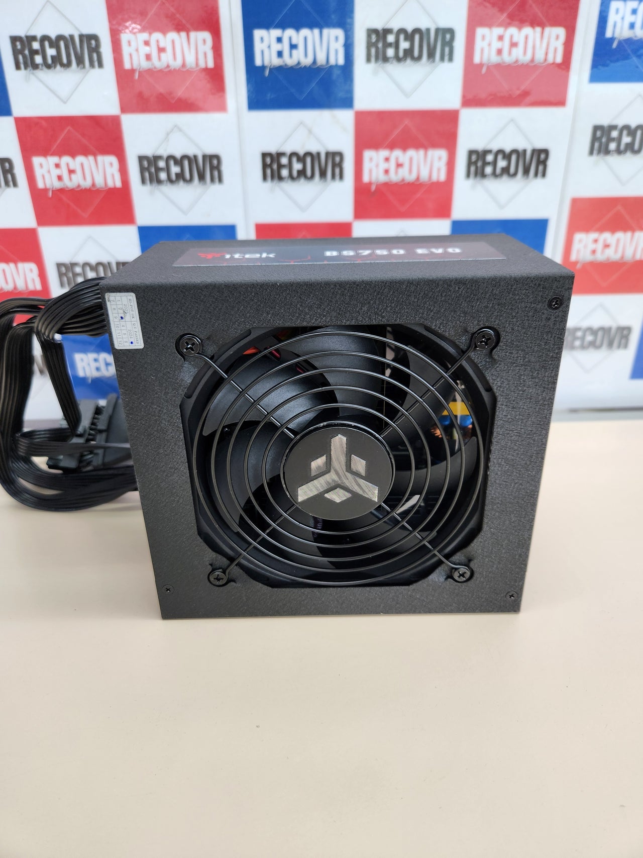 Fuente de Alimentación 750W 80+ Bronze Itek