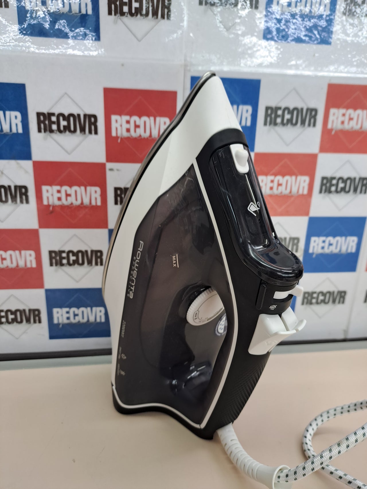 Plancha vapor 2200 W golpe 100 g – Rowenta
