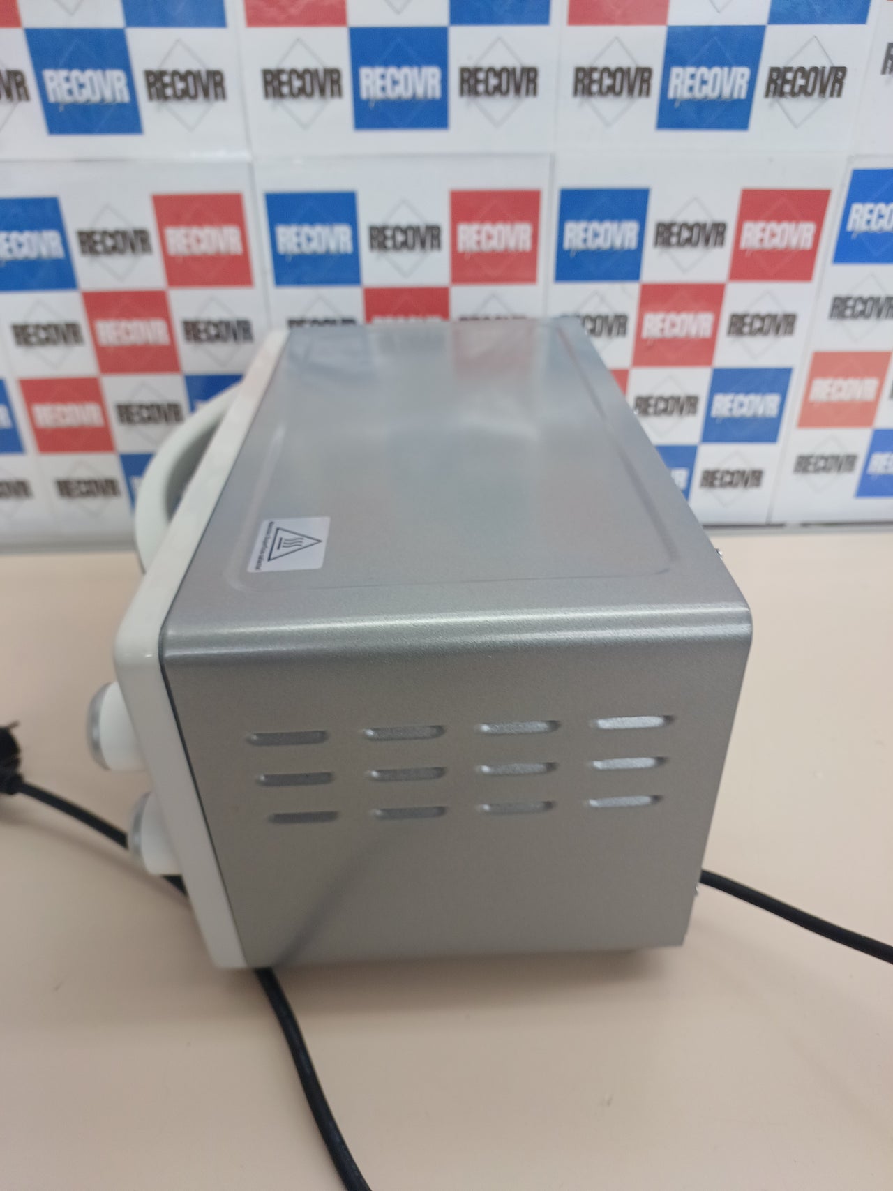 Horno sobremesa 10 L 1000 W con temporizador CECOTEC
