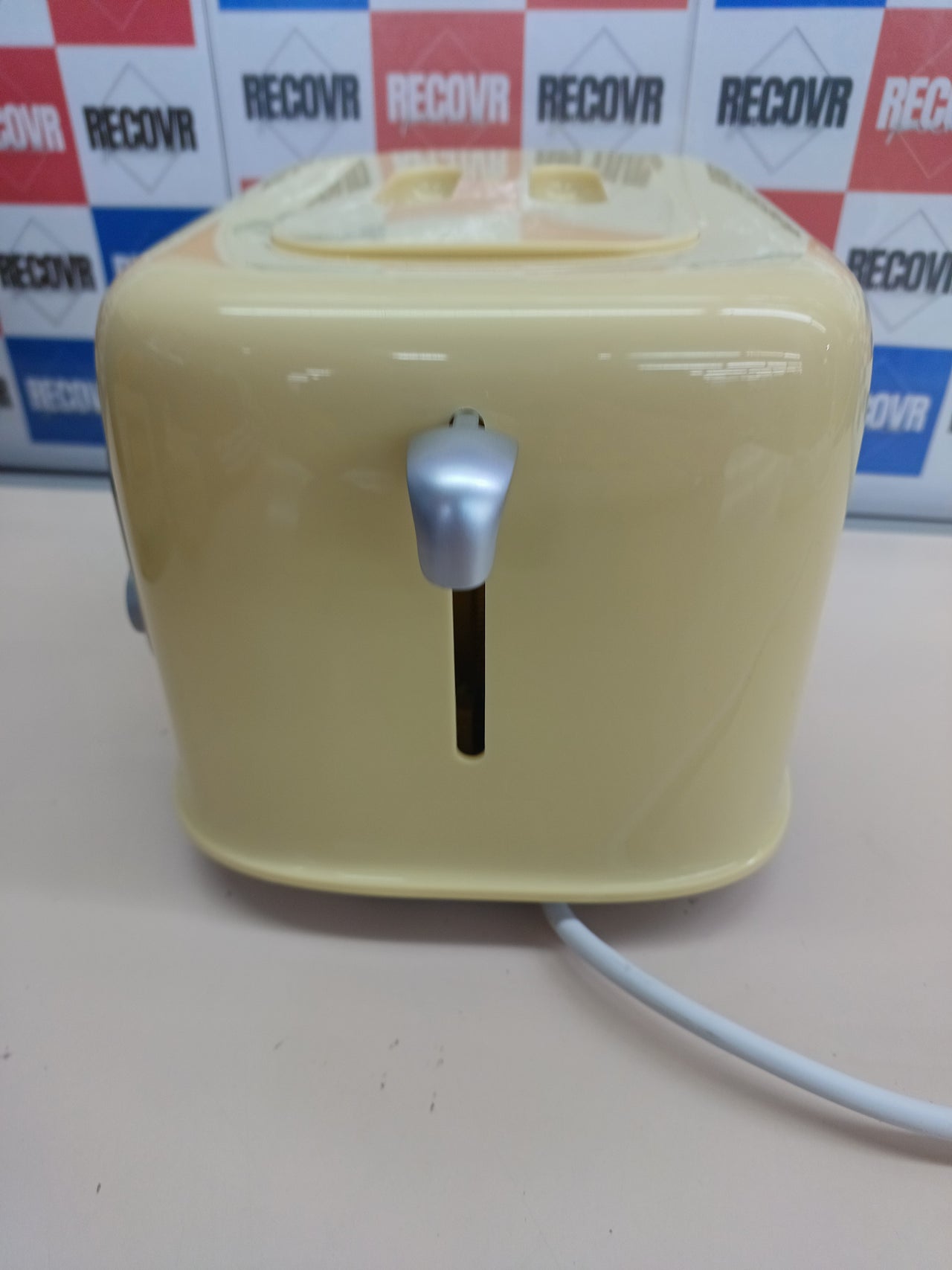 Tostadora vertical retro 700W ventana amarillo - Cecotec
