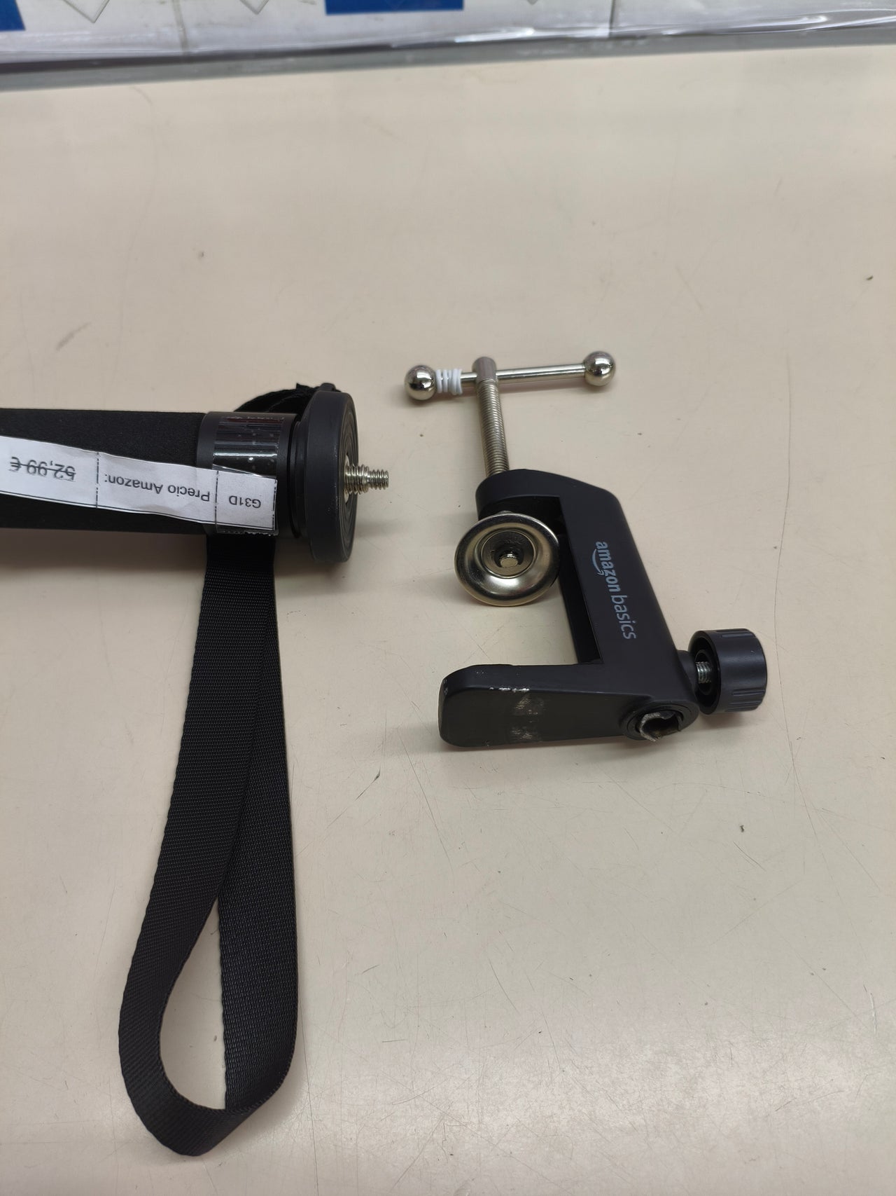 Monopié extensible NEEWER con base plegable para cámara