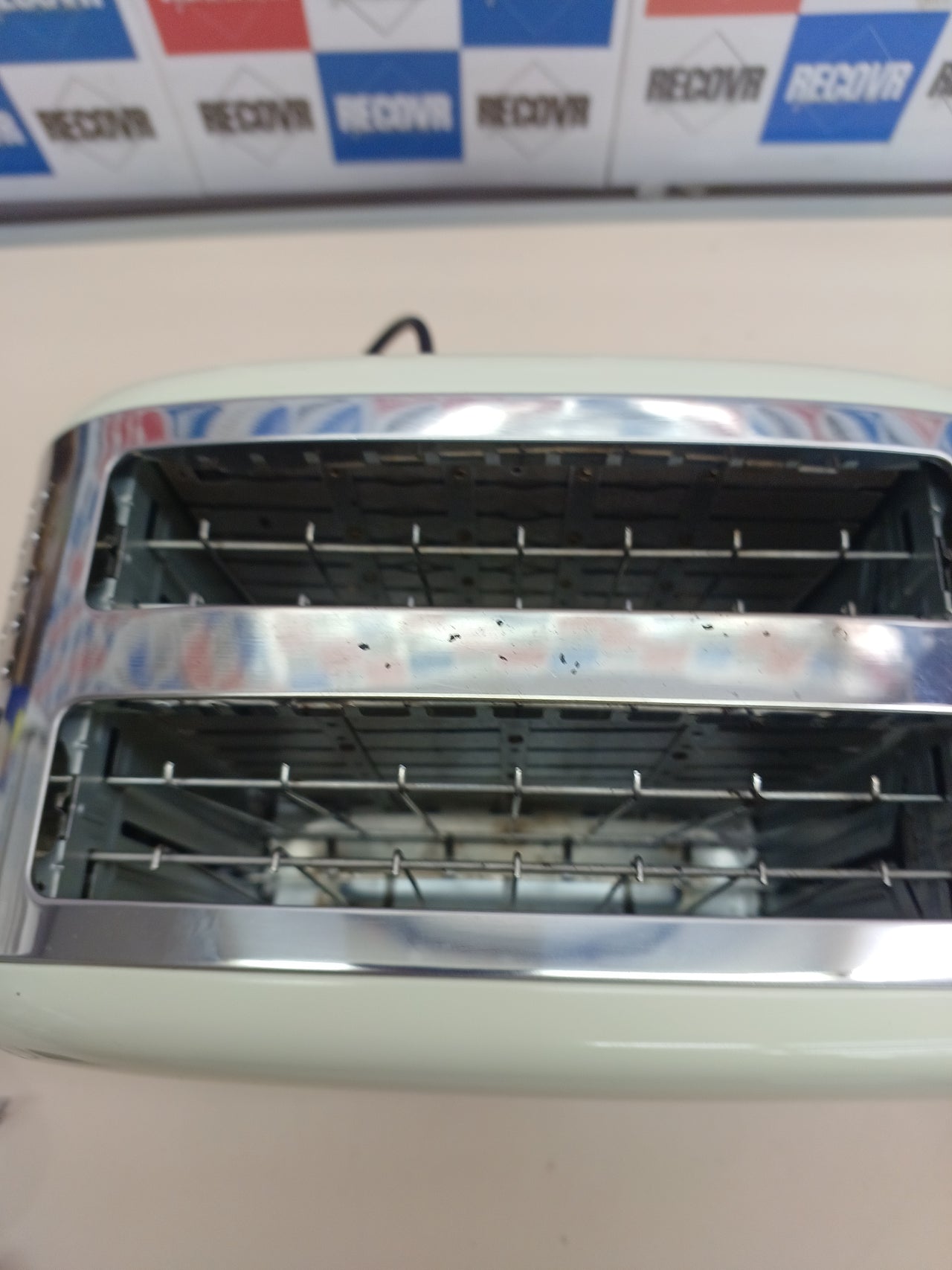 Tostadora 2 ranuras con extras, acero crema - Russell Hobbs