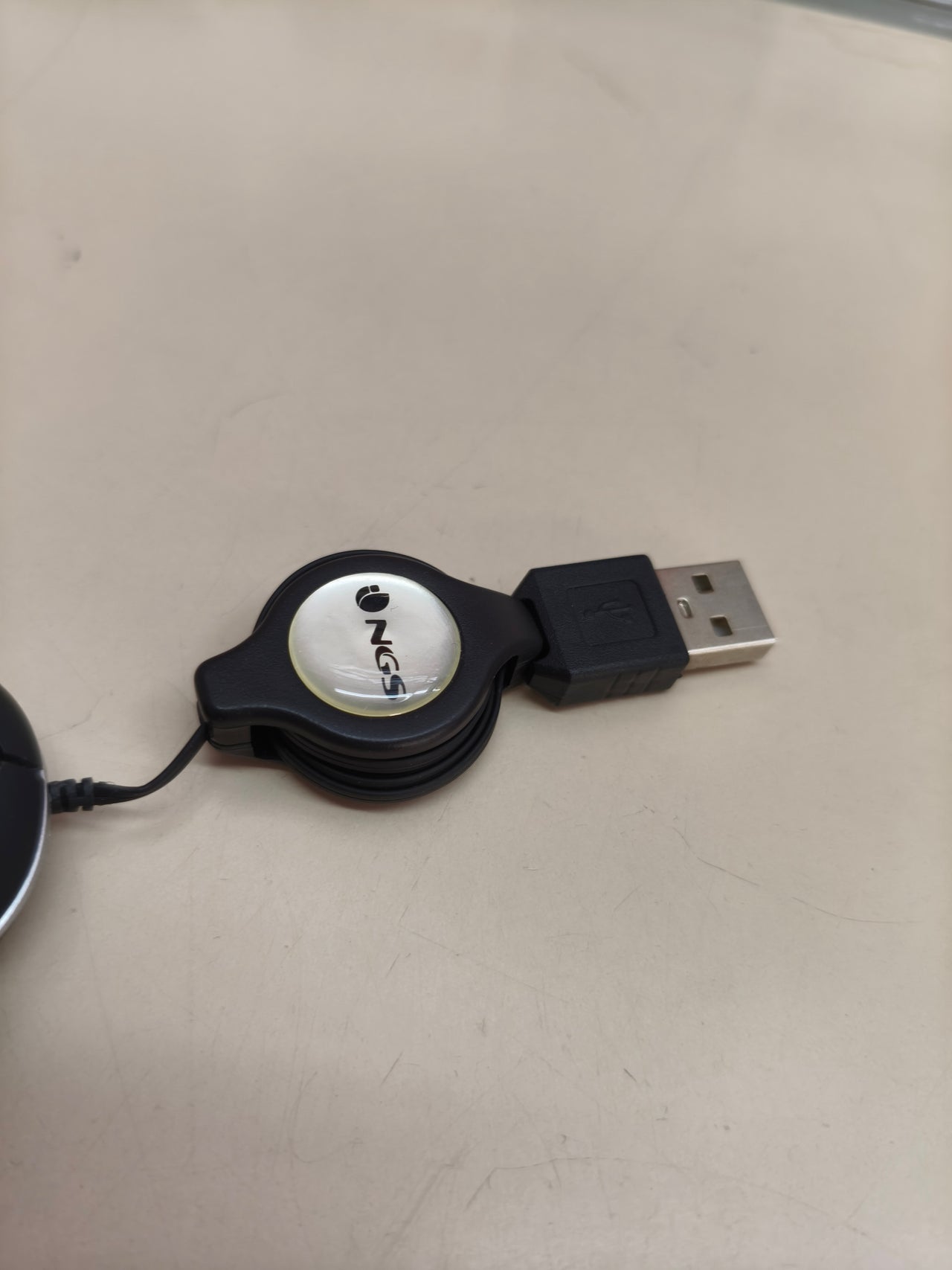 Ratón óptico NGS SIN BLACK, USB retráctil, 1000 DPI