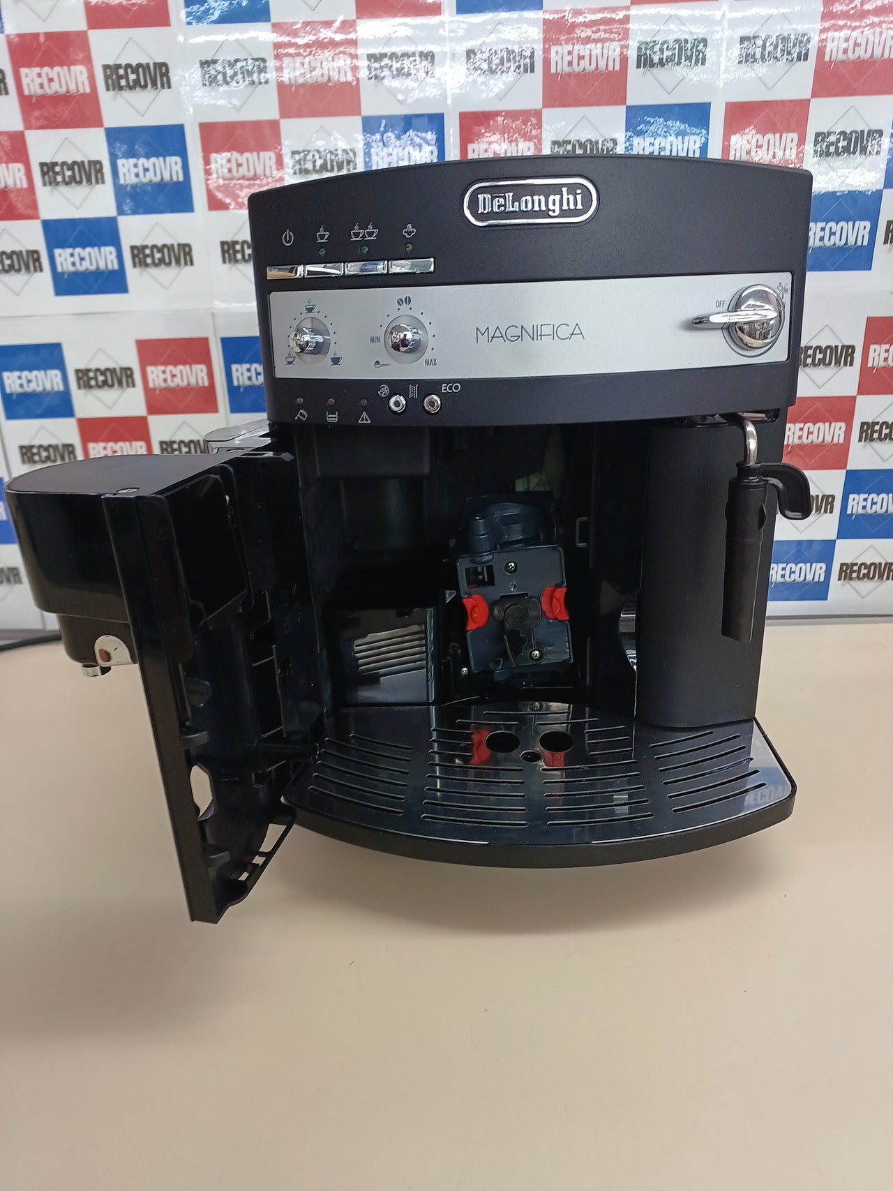 Cafetera espresso 1350W 1.8L acero inoxidable DeLonghi