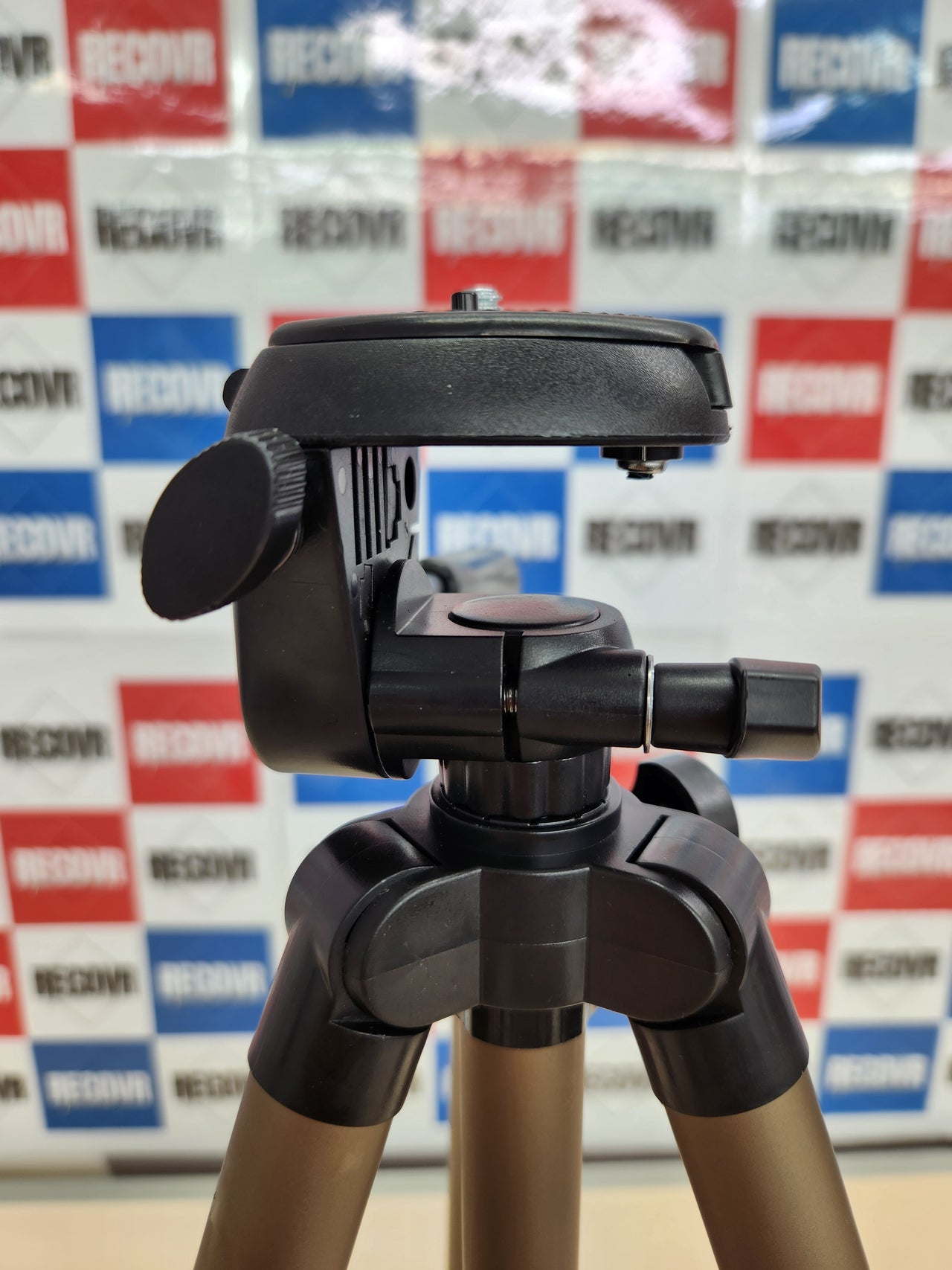 Trípode ligero de 127 cm con funda, champán