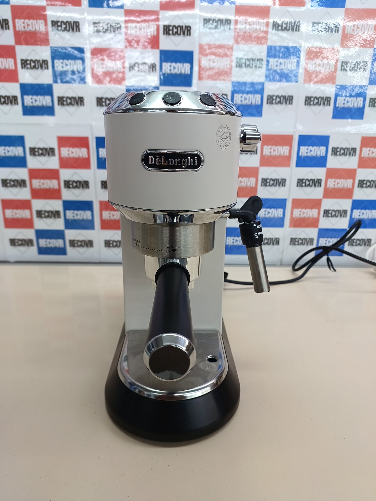 Cafetera DeLonghi Dedica espresso
