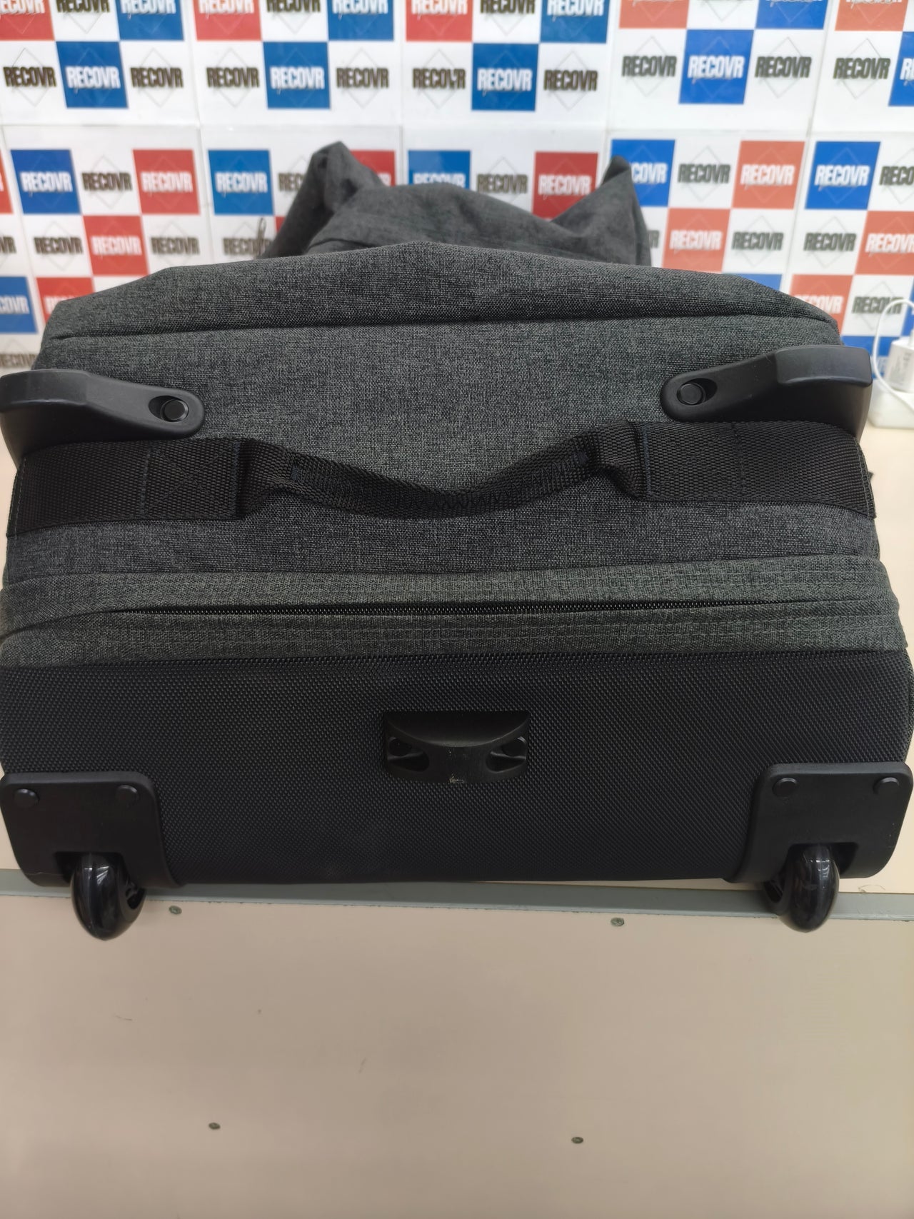 Maleta Eastpak Tranverz L 121 L 79 cm con ruedas