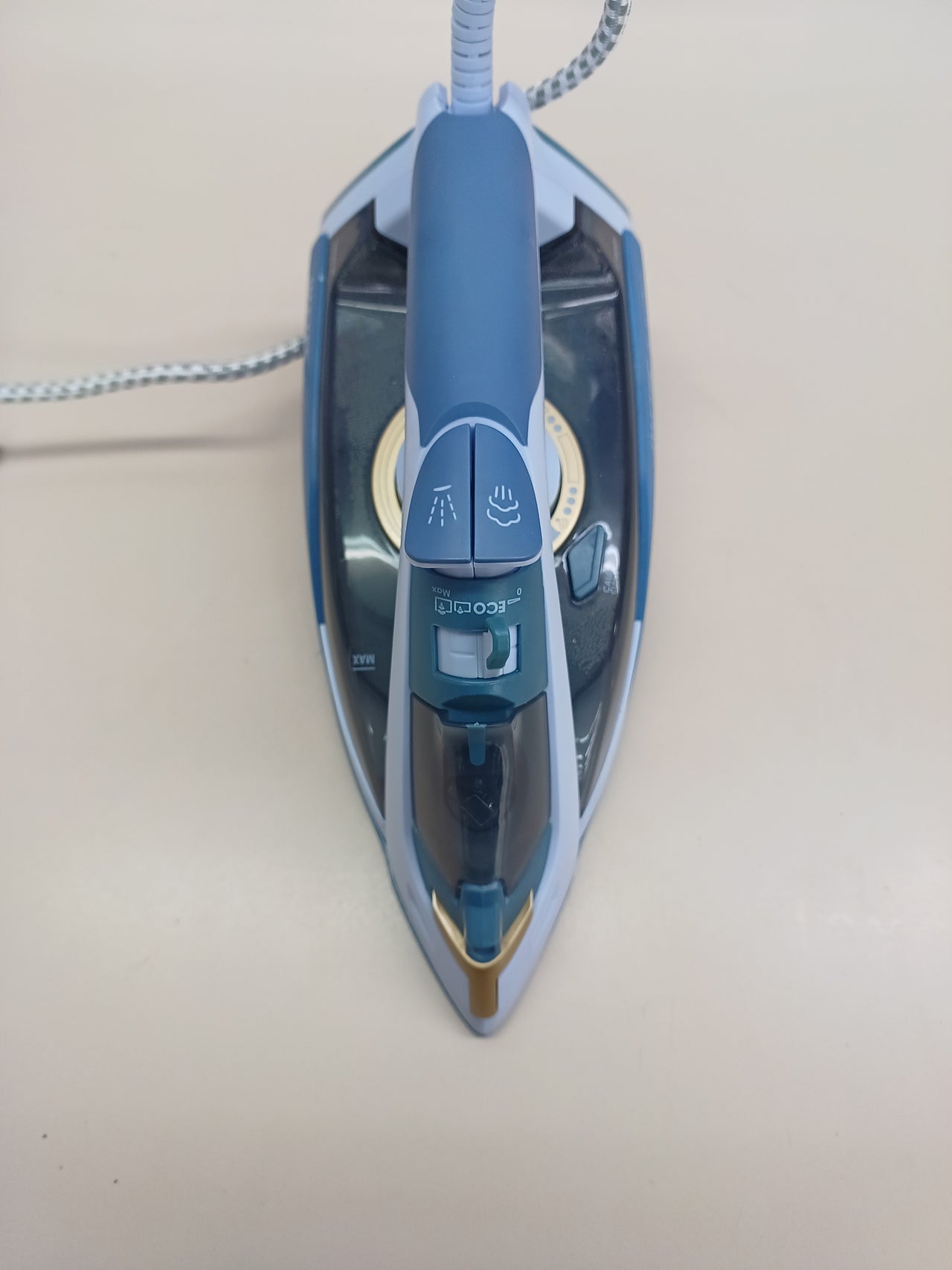 Plancha Vapor, Suela Deslizante Cerámica y Turmalina, Golpe de Vapor de 200 g, Tecnología Antical Zerocalc, Tecnología Eco, 2400 W Imetec Activation.