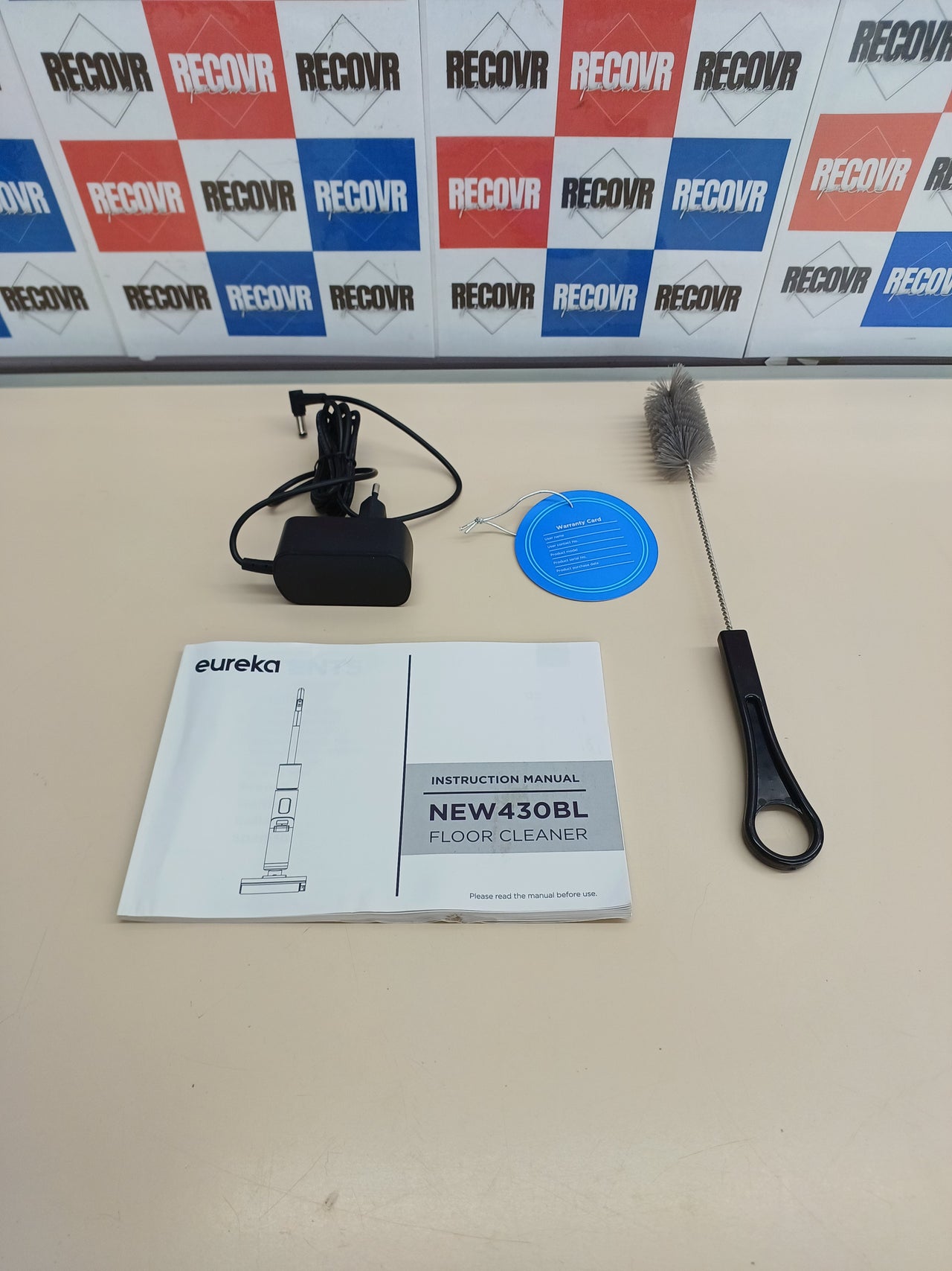 Aspirador en Seco/Húmedo Eureka RapidWash NEW430