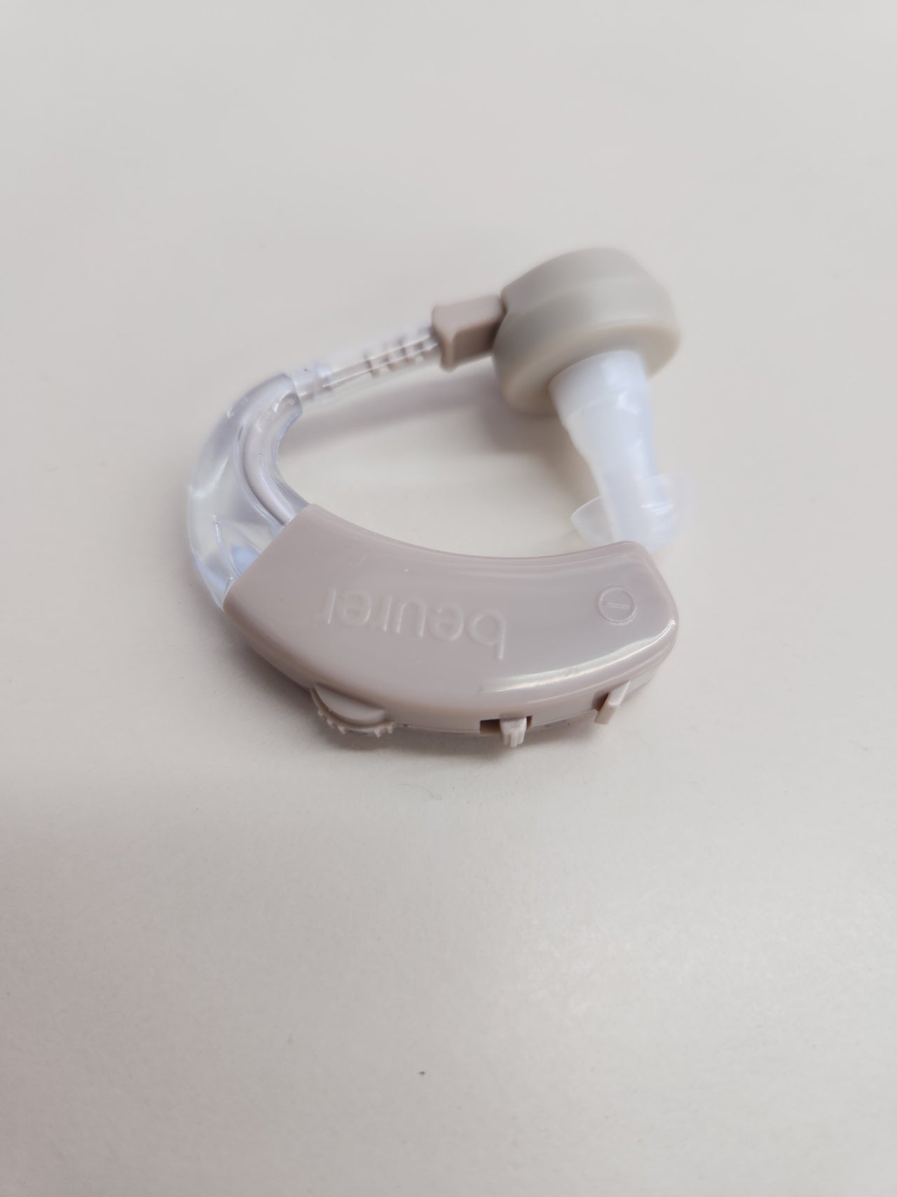 Amplificador Auditivo Beurer HA 20 – Ajustable, 40 dB, Diseño Ergonómico