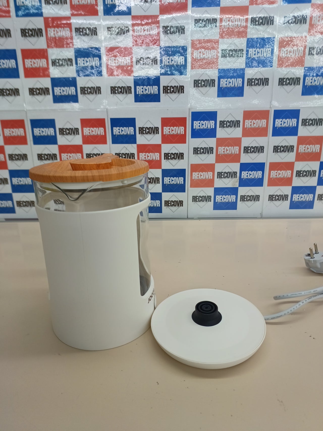 Hervidor 1,8 L cristal con base 360° JOCCA
