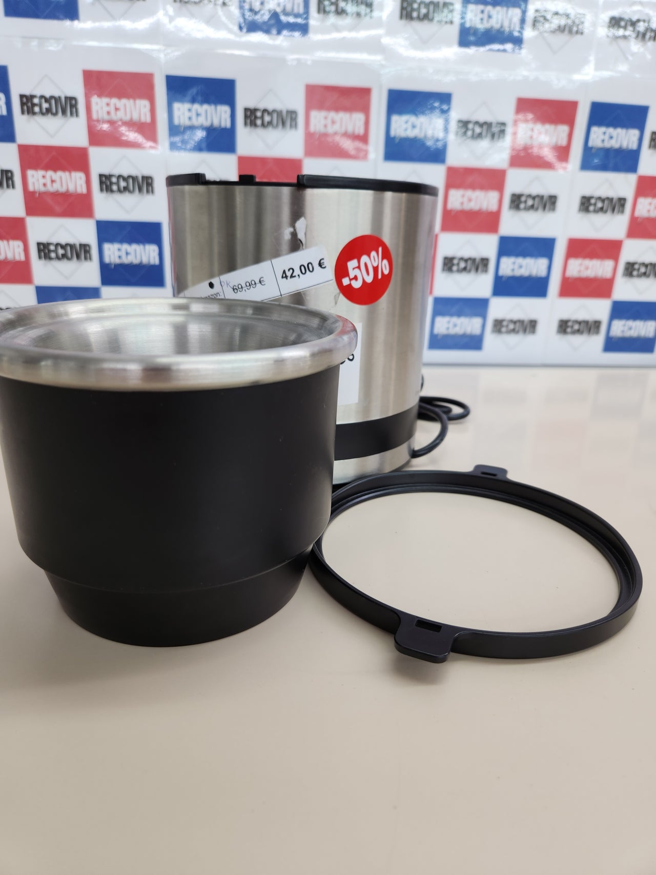 Heladera 3 en 1, 300ml, yogur helado, sorbete, helado, 12 W, pantalla cristal, función contador, incluye cuchara de helados,  acabados acero inoxidable cromargan mate WMF Kitchenminis -