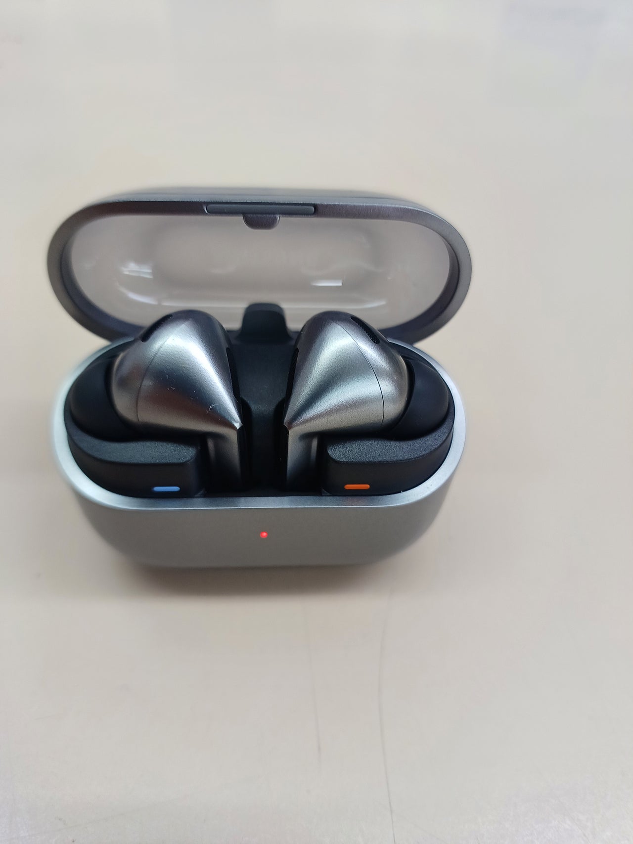 Samsung Galaxy Buds3 Pro + Cargador - Auriculares Inalámbricos