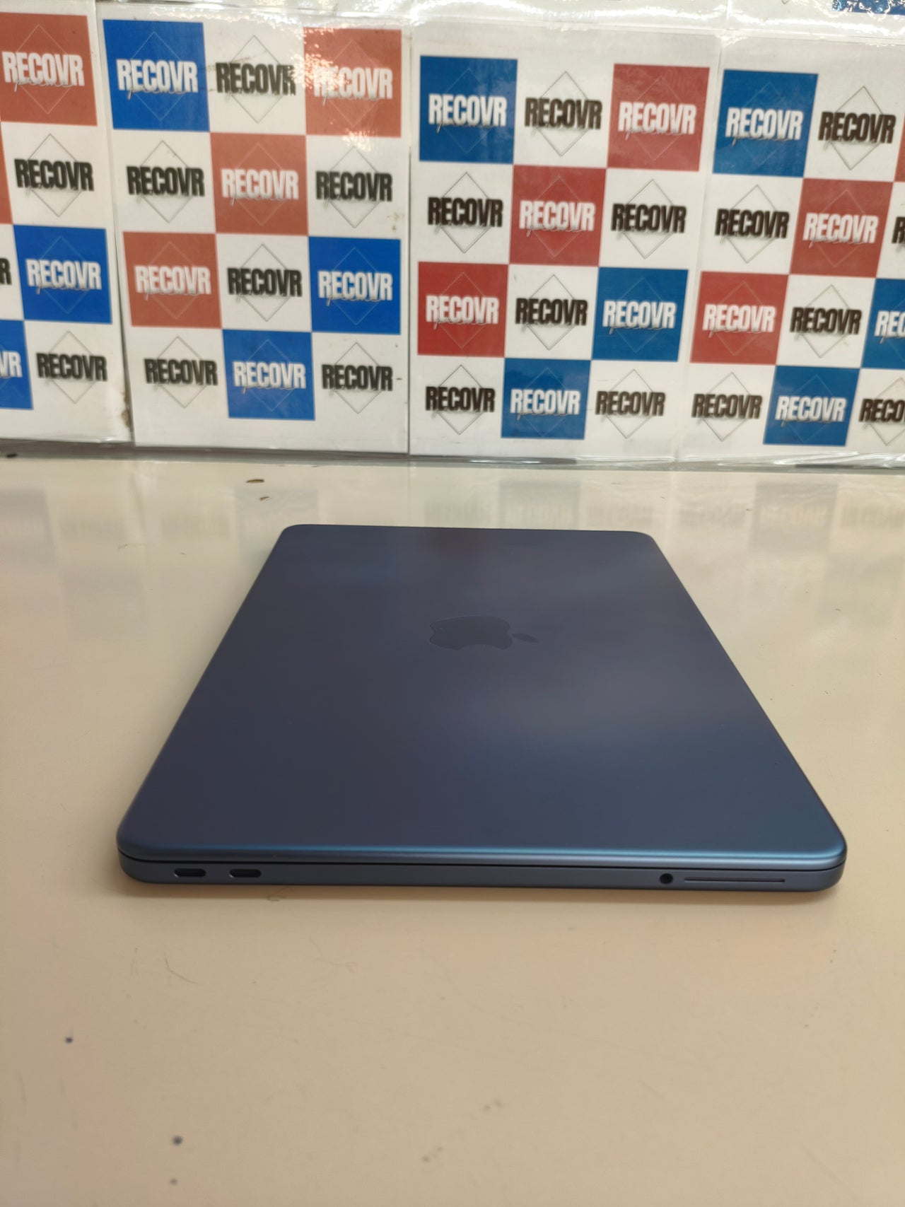 MacBook Neo 13 pulgadas A18 PRO 512GB - Apple