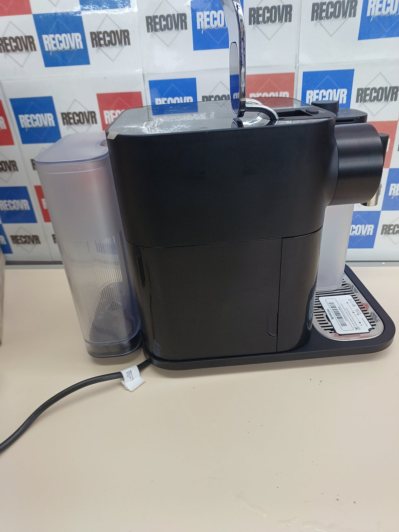 Cafetera cápsulas 19 bar con espuma automática - Nespresso