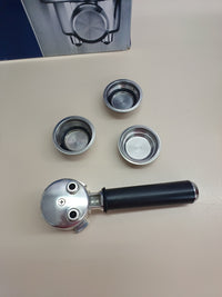 Thumbnail for Cafetera espresso bomba acero 1,3 L negra - De'Longhi