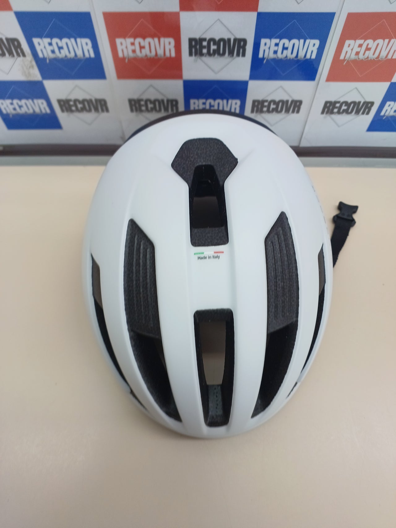 Casco ligero y versátil para ciclismo – Abus WingBack