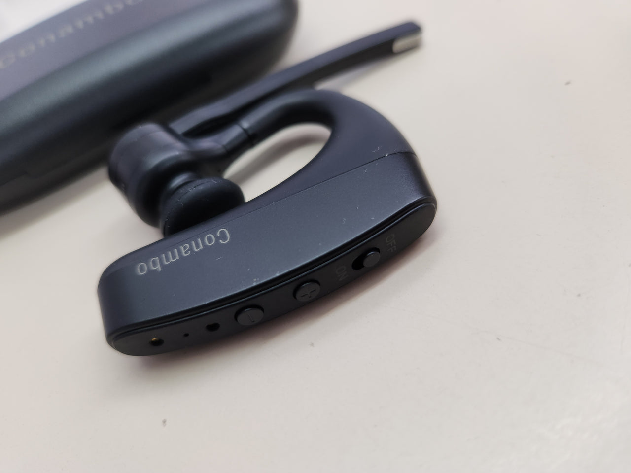 Auricular Bluetooth 16 horas con micrófono CVC 8.0 y ENC Conambo V5.2