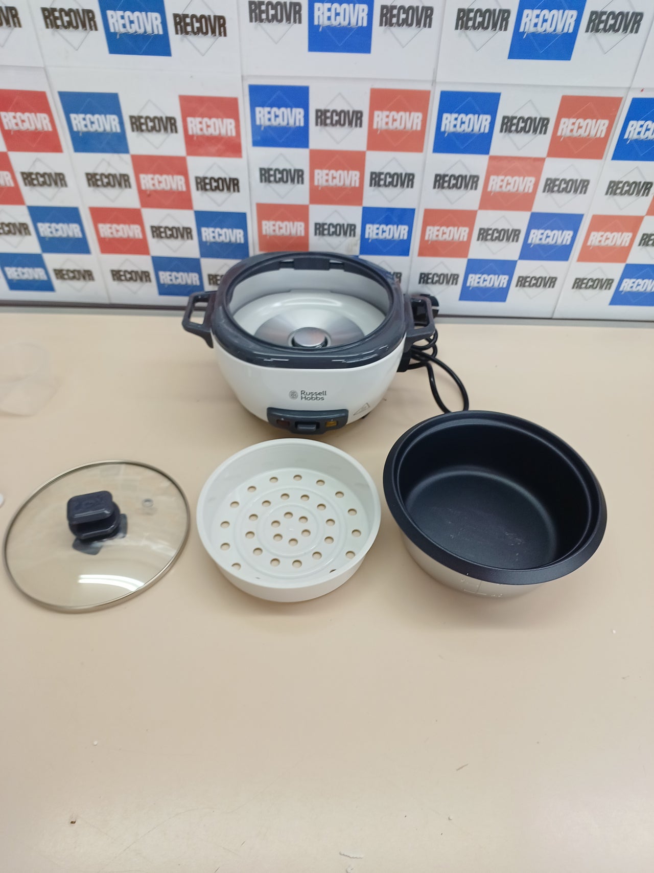 Arrocera 6 raciones 300 W con vaporera – Russell Hobbs