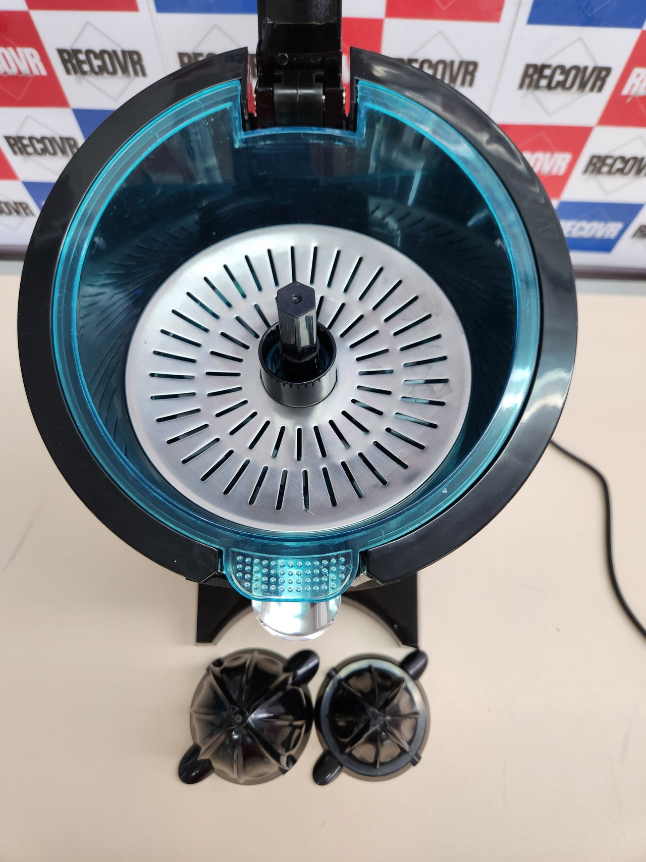 Exprimidor 600W eléctrico de brazo EssentialVita Hyden 600 Steel.Filtro de acero inoxidable, 2 Conos desmontables, Palanca de presión, Sistema antigoteo, Apto lavavajillas Cecotec