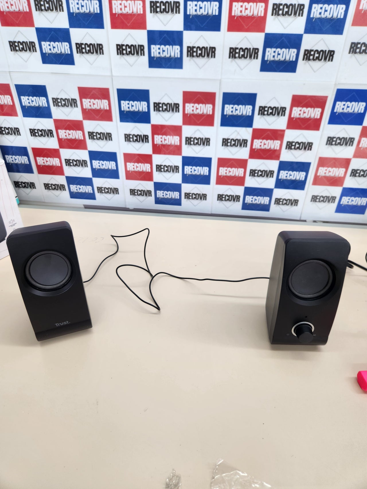 Set Altavoces, Jack 3.5 mm, 16 W, 50-20000 Hz Respuesta Frecuente, Sistema de Altavoces Alámbrico USB para PC, Ordenador, Portátil, Oficina. Trust Remo 2.0