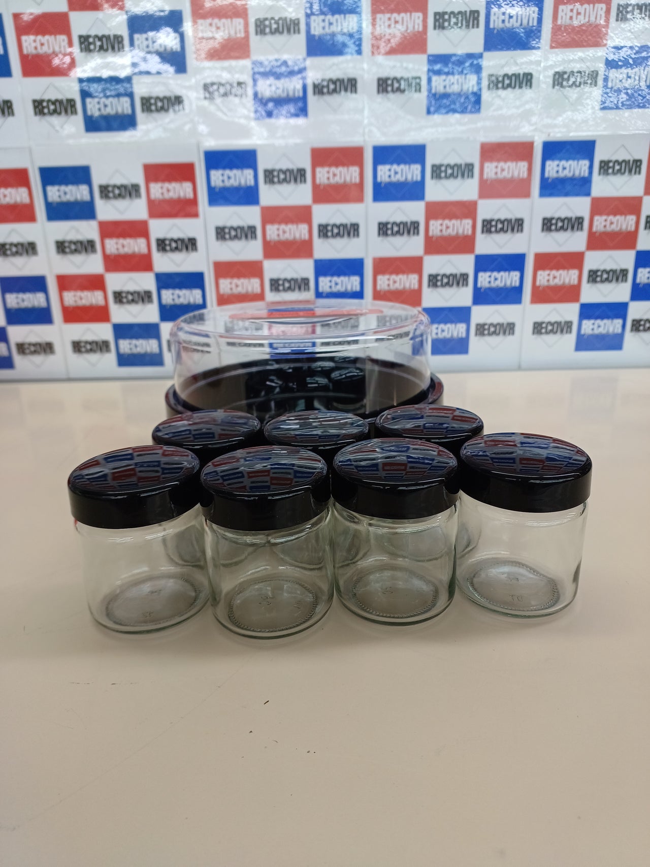 SEVERIN Yogurtera digital, mini yogurtera con 5 programas automáticos incluidos para hacer yogur casero, con 7 tarros con tapa, sin BPA, acero inoxidable cepillado/negro, JG 3521