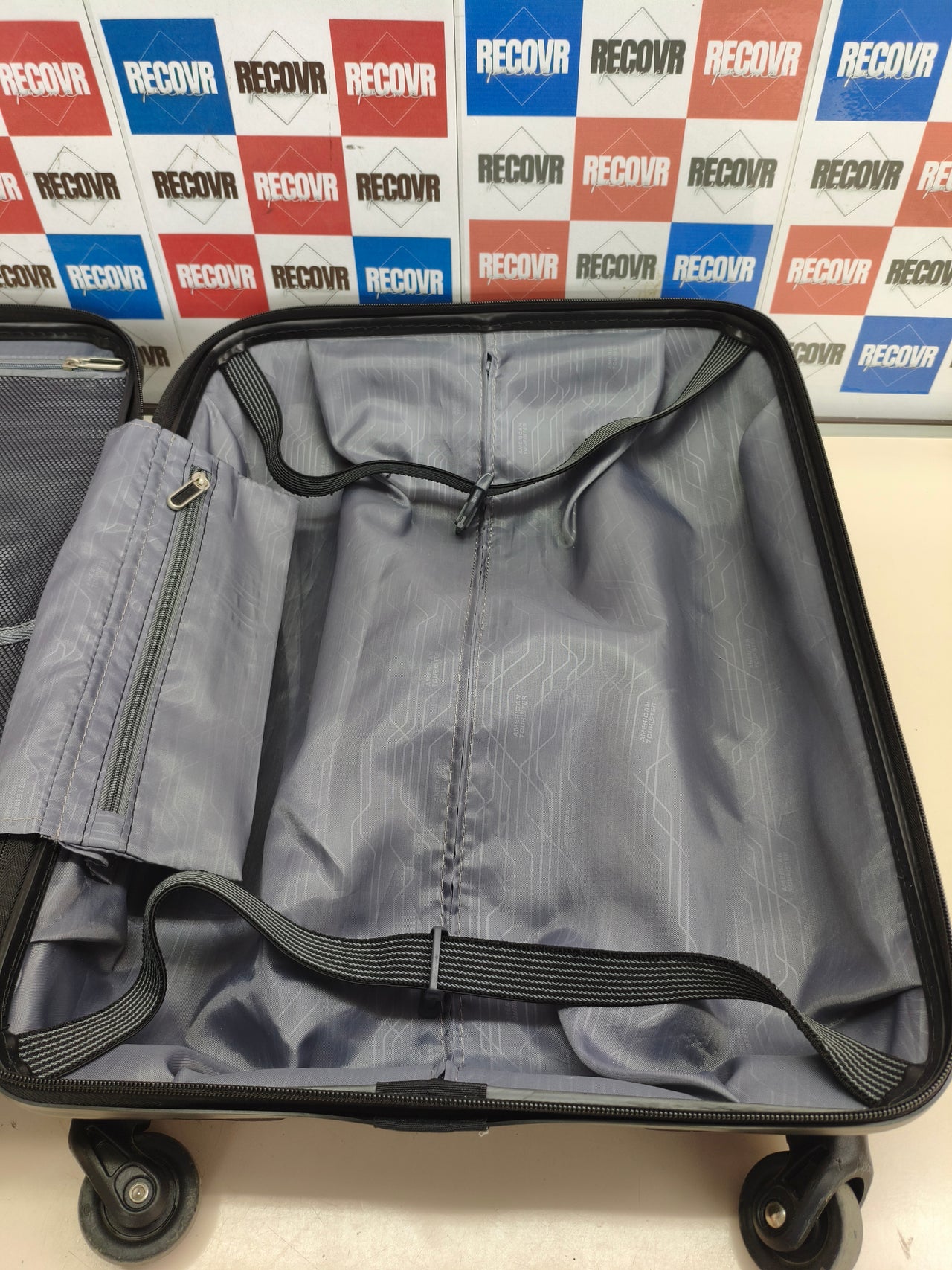 Maleta de cabina American Tourister Bon Air Spinner S 31,5 L negra