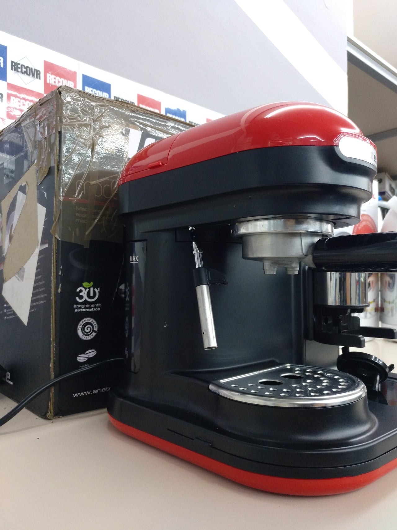 Ariete 1318 Cafetera Espresso Moderna con Molinillo de Café Integrado, 15 Bares De Presión, 0.8 Litros, Apagado Automático, Depósito Molinillo 250 g, Color Rojo