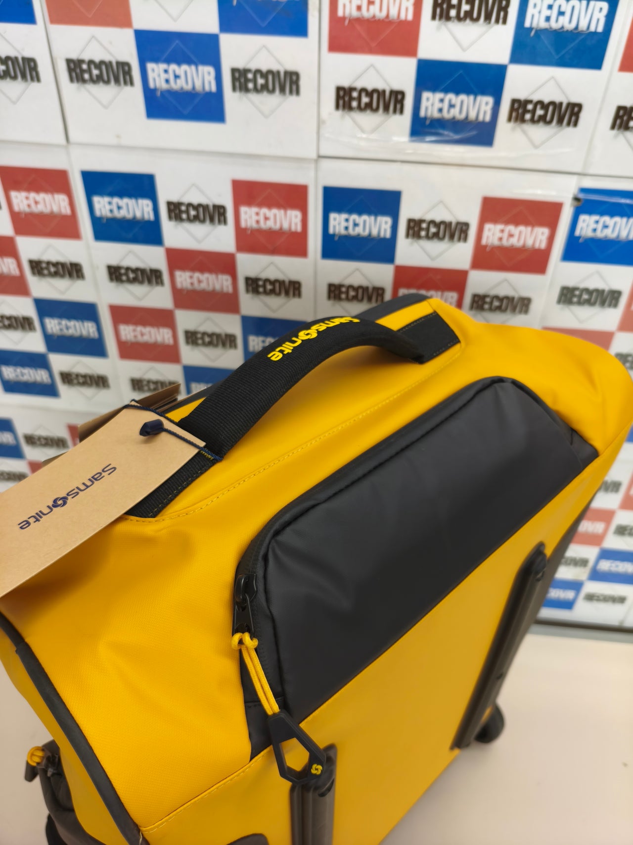 Bolsa de viaje con ruedas Samsonite Paradiver Light 48,5 L amarilla equipaje de mano
