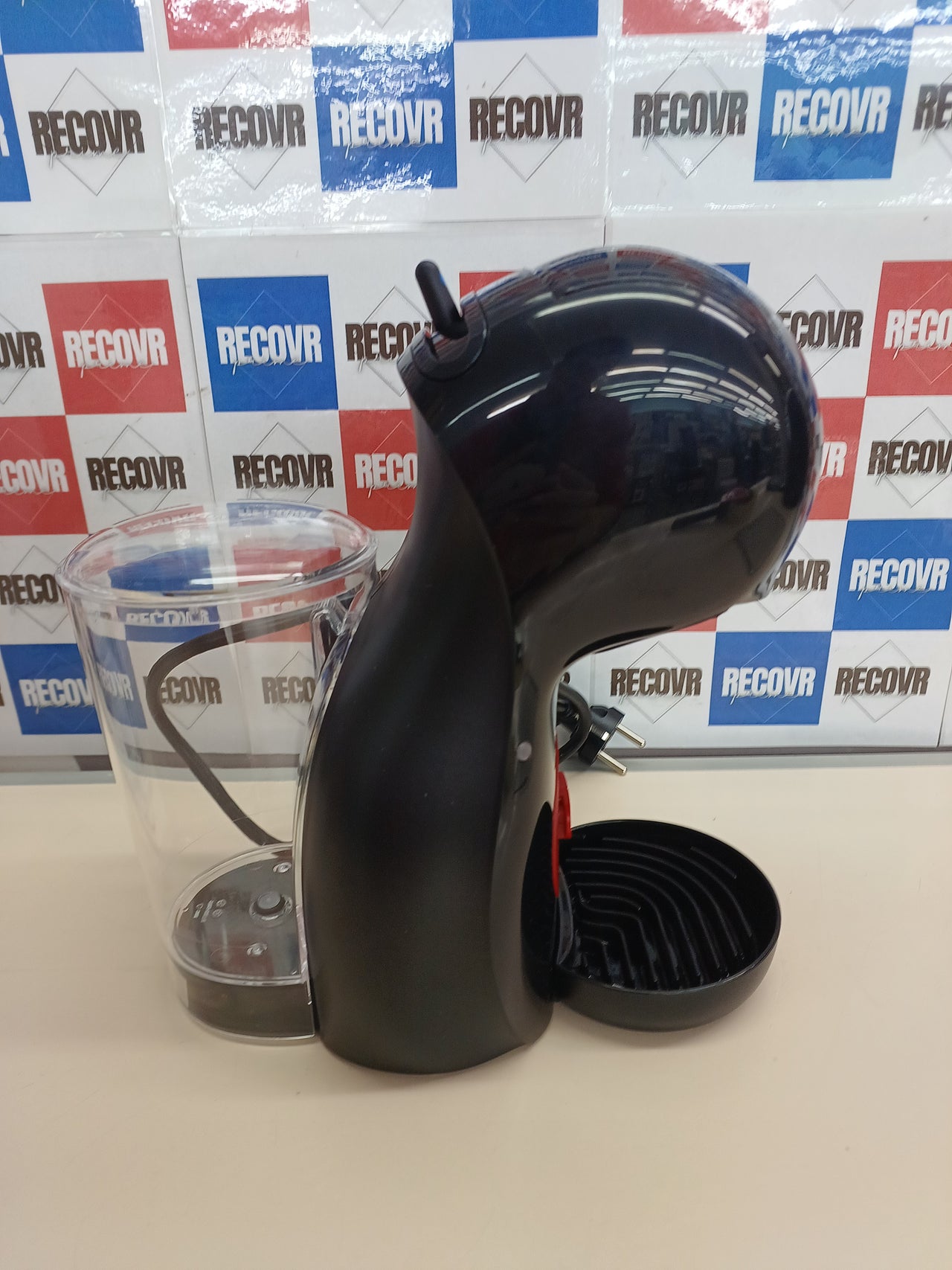 Cafetera cápsulas compacta 1500 W – De'Longhi