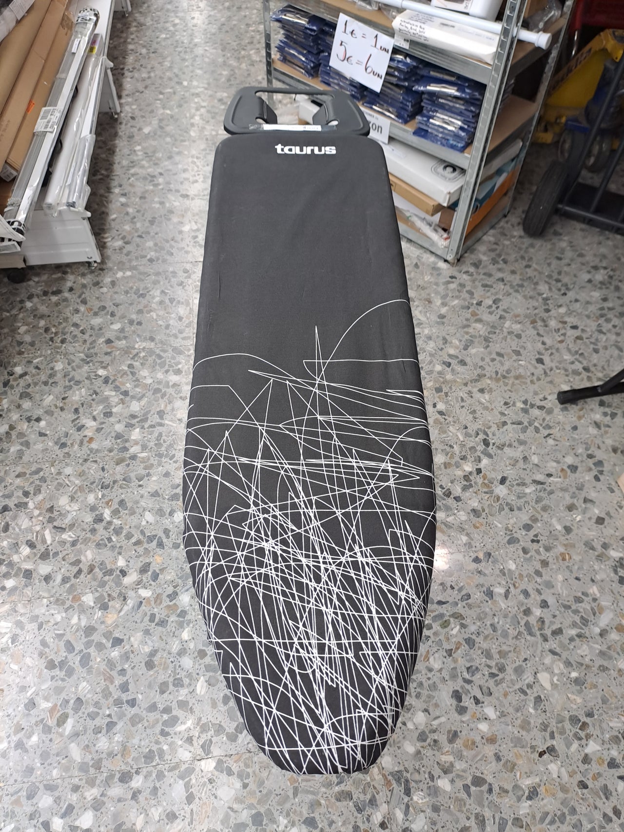 Tabla planchar 110x32 regulable plegable Taurus
