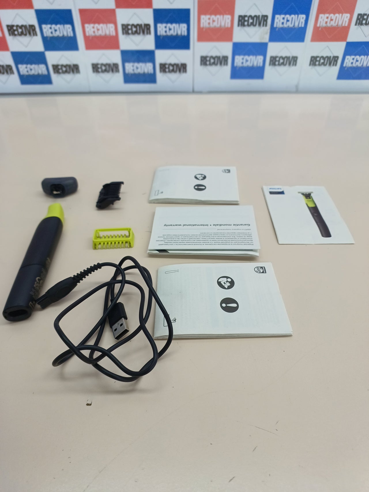 Afeitadora recortadora Bluetooth 60 min OneBlade 360 Philips