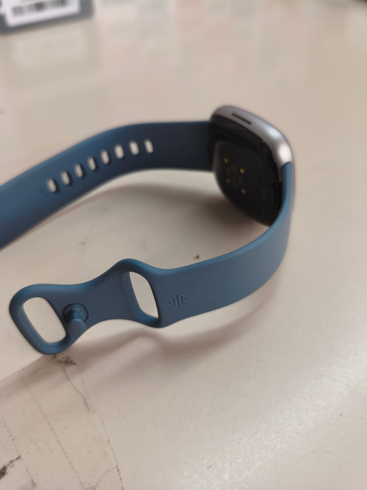 Fitbit Versa 4, smartwatch GPS, 6 días, azul menta