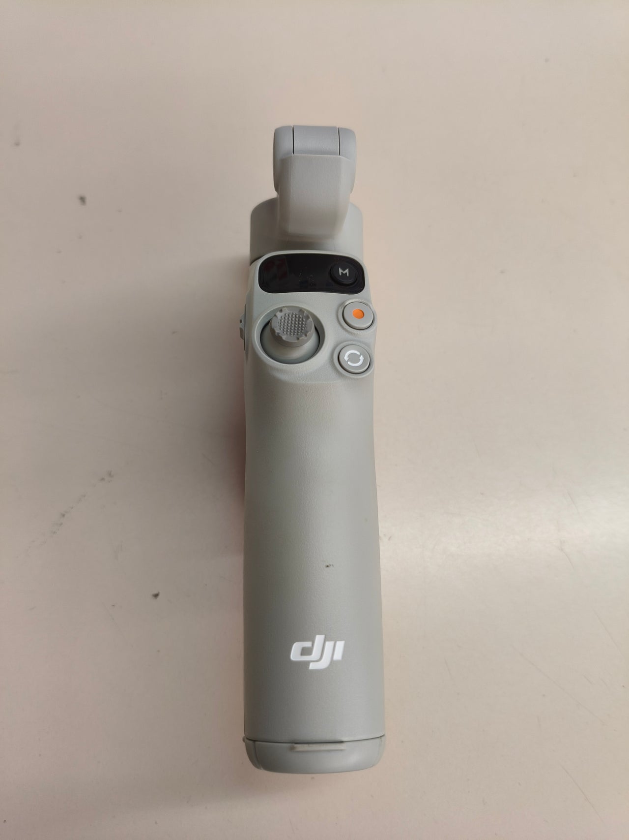 DJI Osmo Mobile 7, gimbal 3 ejes para móvil