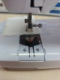 Máquina de Coser Tristar SM-6000