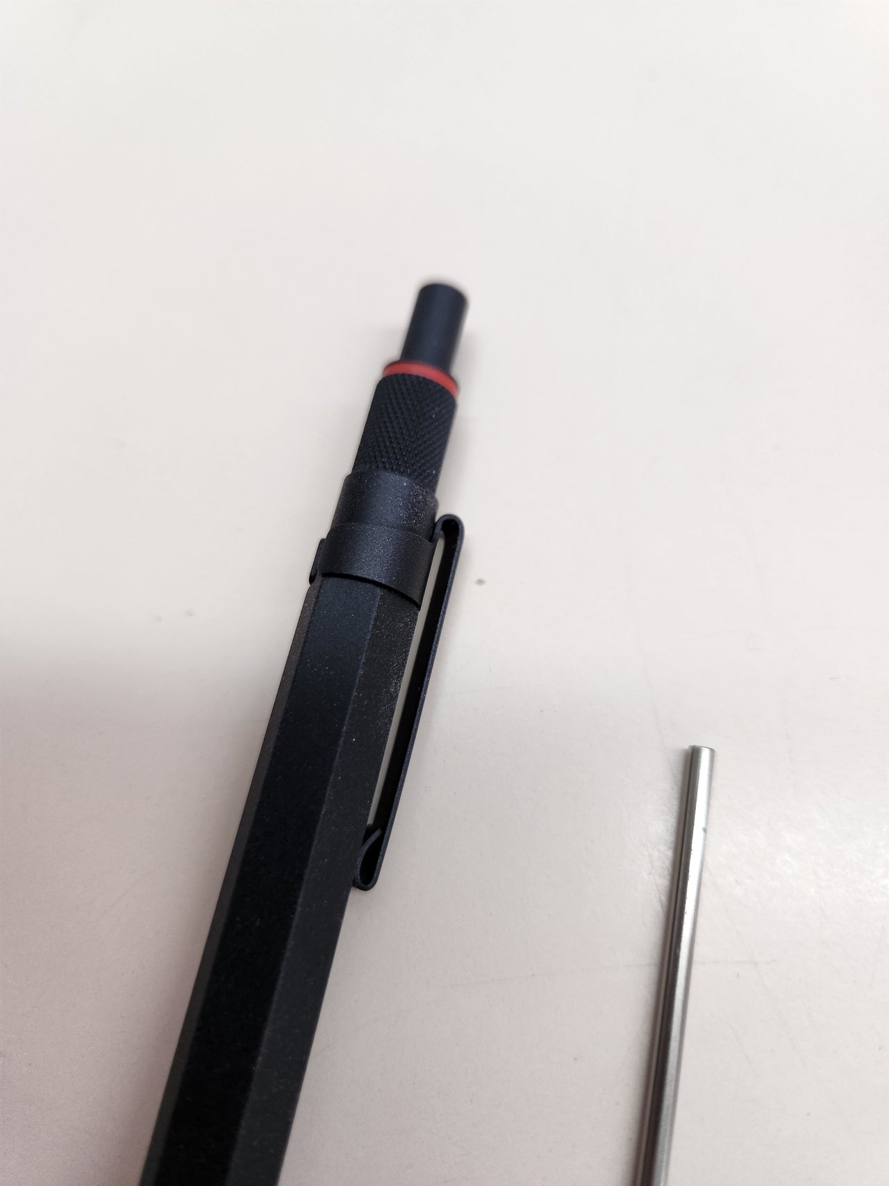 Bolígrafo multicolor y portaminas 3 en 1 rOtring 600