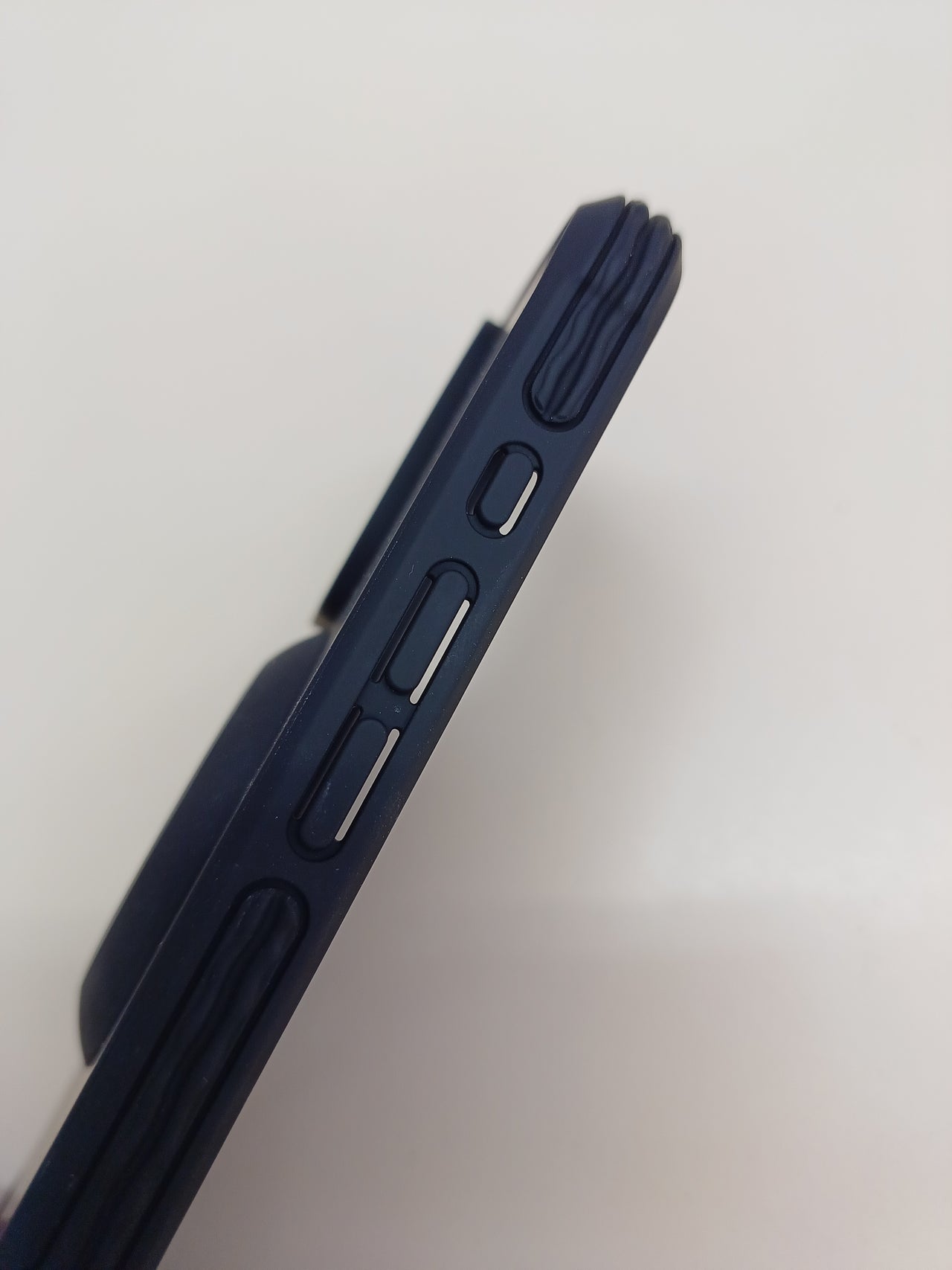 Funda iPhone 16 Pro para soporte moto Quiklox