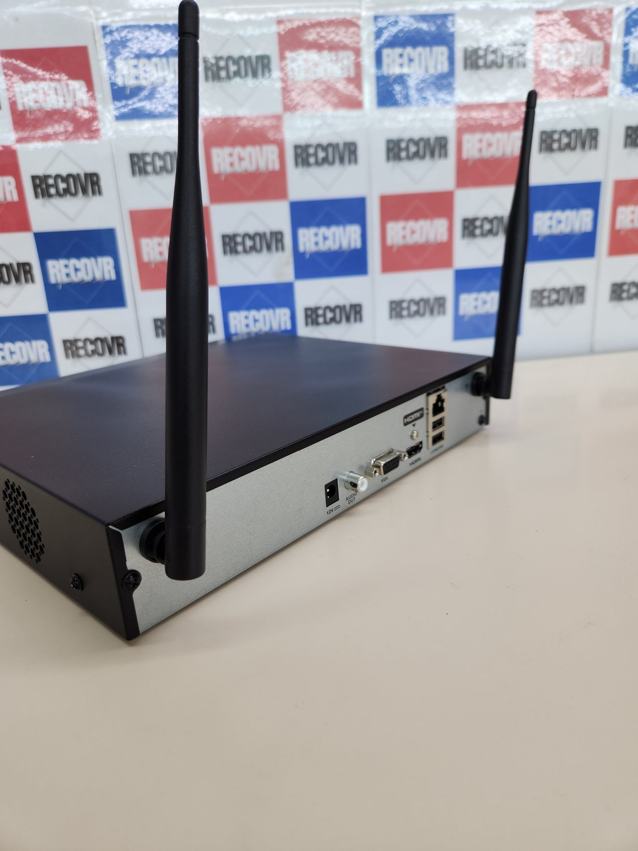 NVR Wi-Fi Hikvision HWN‑2108MH‑W 8 canales 4 MP