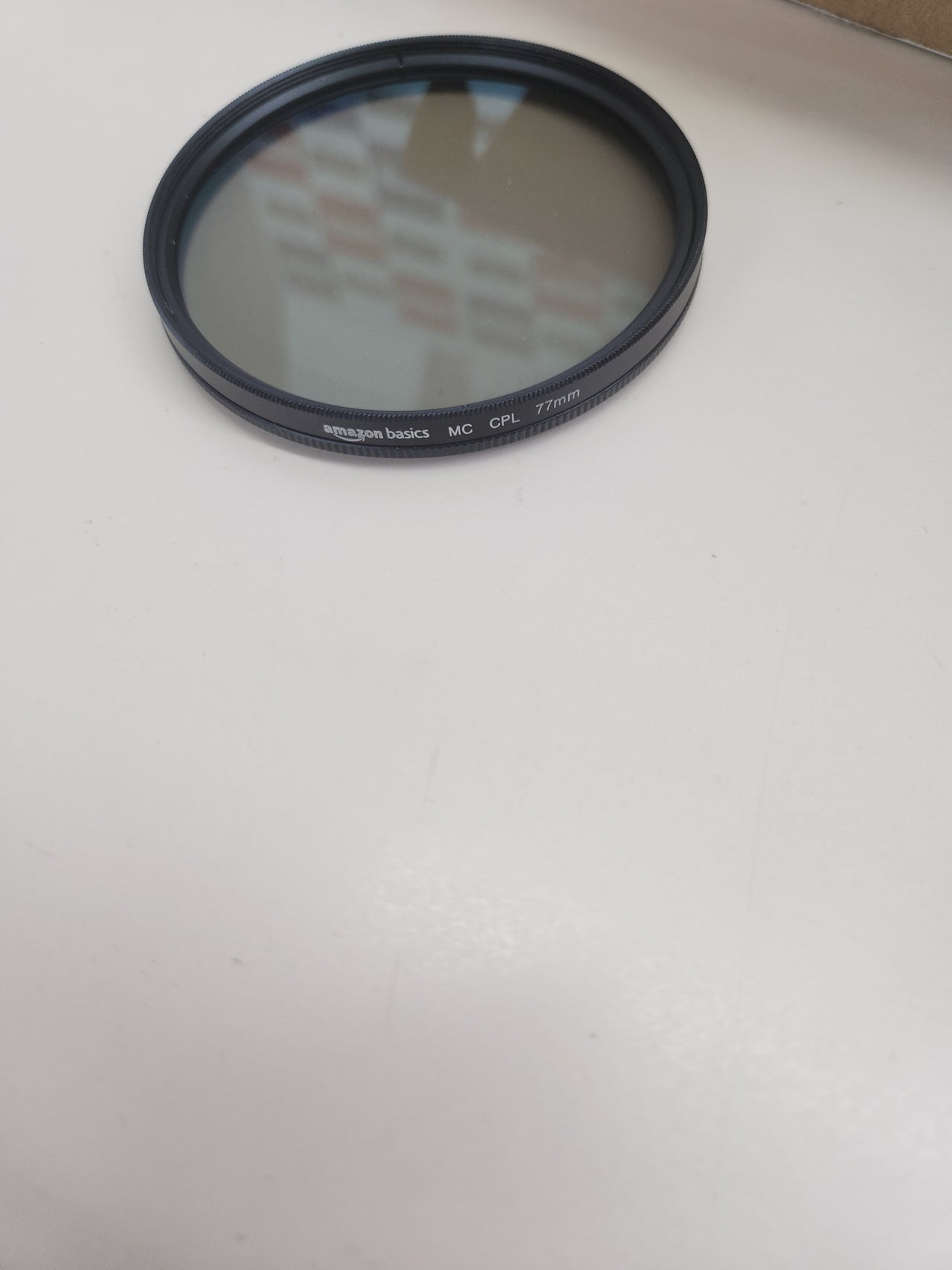 Filtro Protección 77 mm Polarizador Circular para Colores más Profundos, Reducción Reflejos y Deslumbramientos, Multicapa, Protege contra Polvo, Suciedad y los Arañazos Amazon Basics
