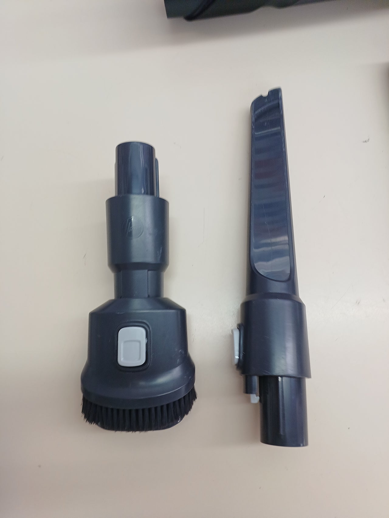 Aspiradora escoba 3 en 1 60 min antienredos Hoover.