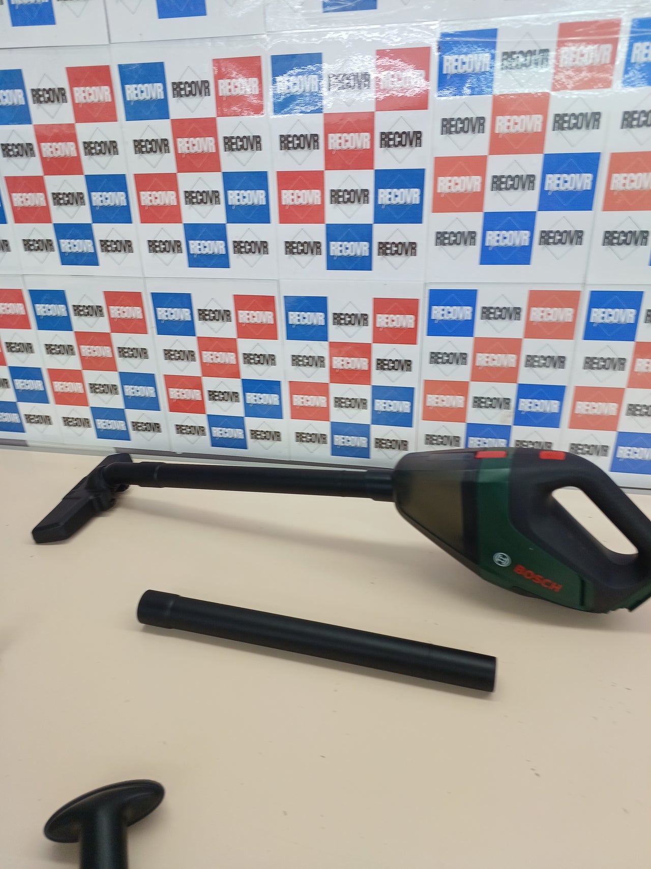 Aspirador batería 18V compacto y versátil BOSCH