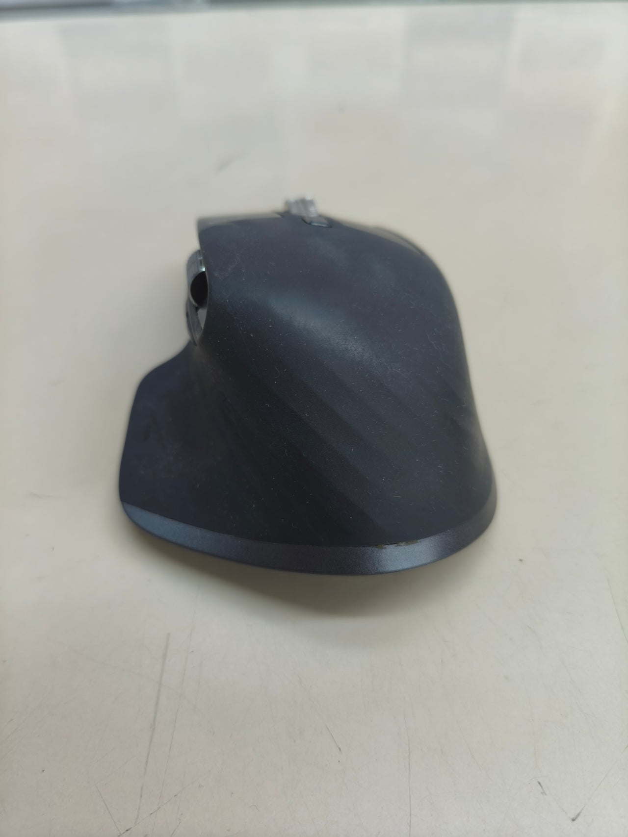 Logitech MX Master 4, ratón inalámbrico ergonómico
